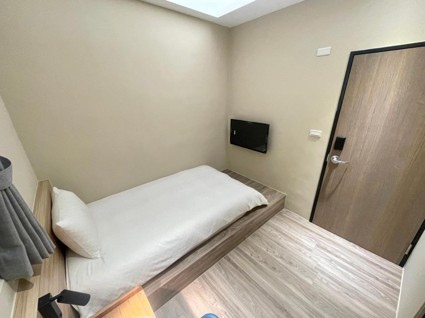 Deluxe Single Room photo 3