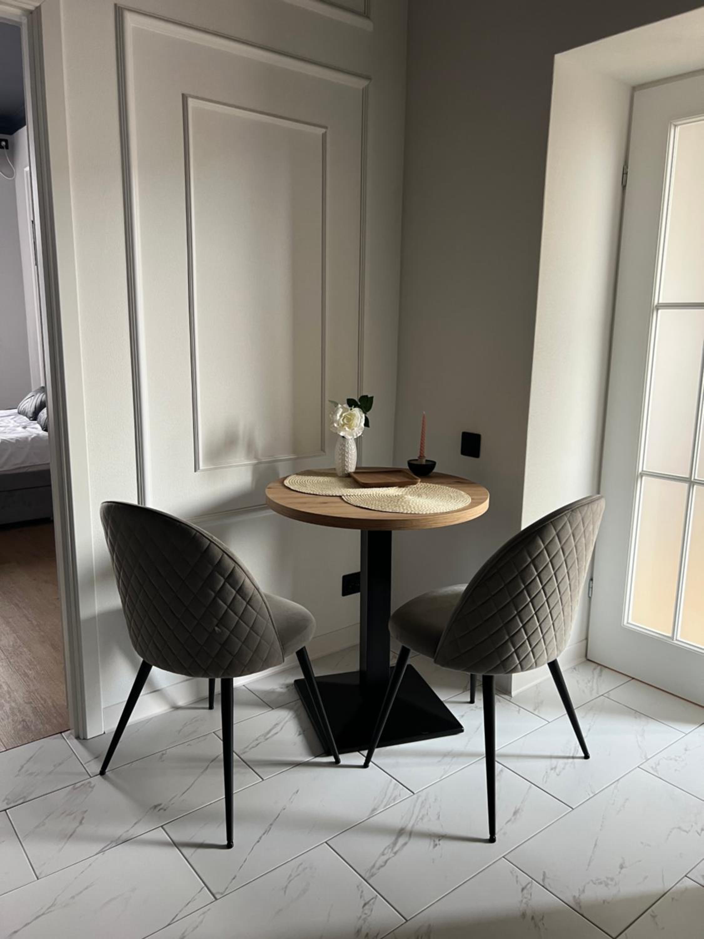 One-Bedroom Apartment photo 3