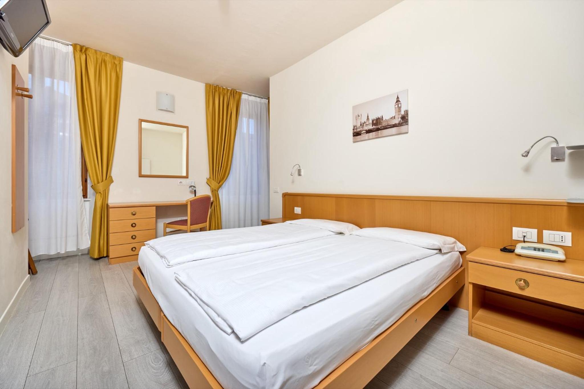 Standard Double Room photo 3