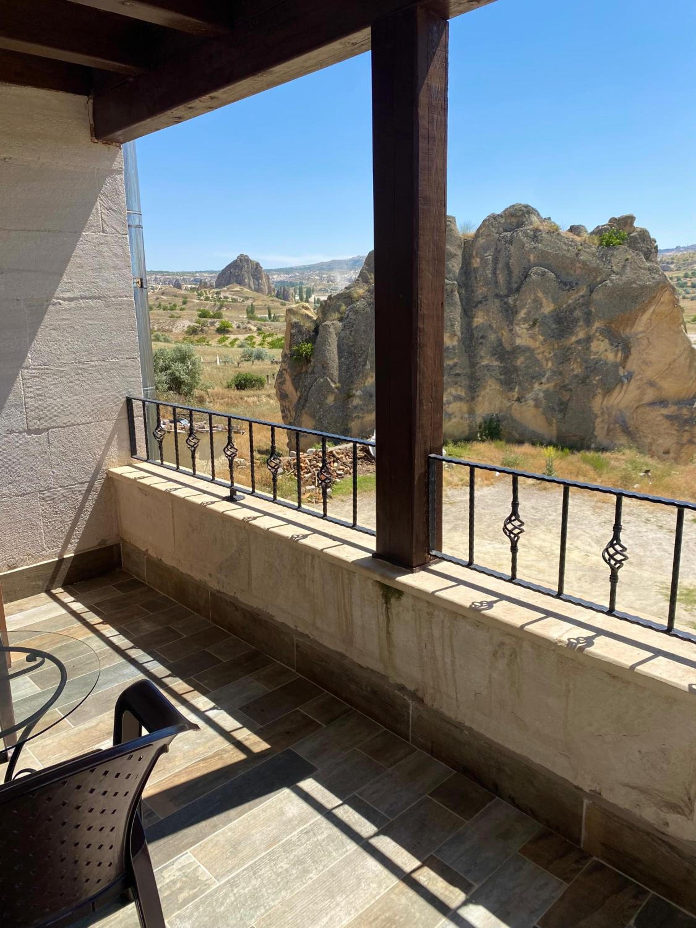 Double Room with Balcony - Photo 7