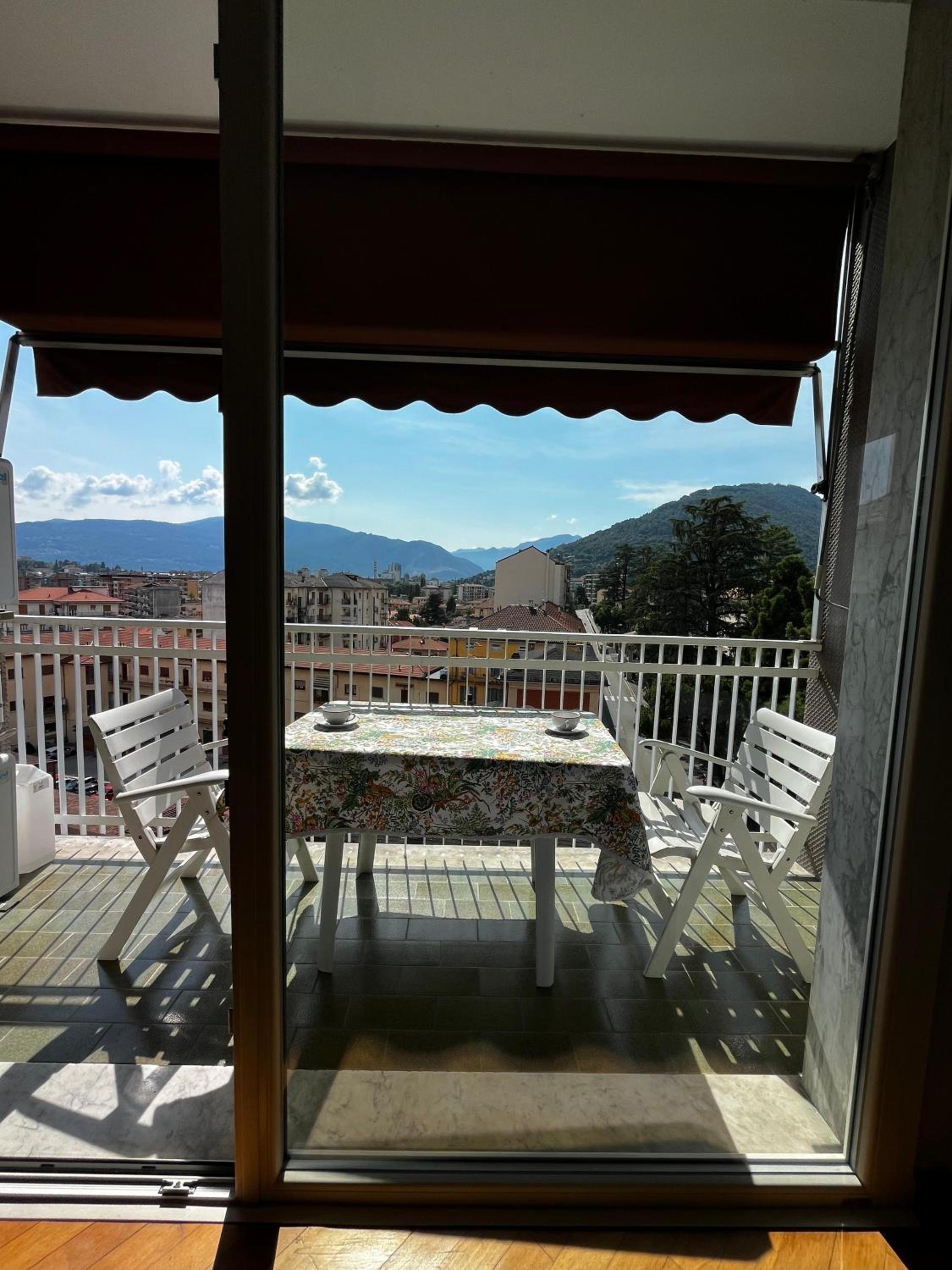 One-Bedroom Apartment with Balcony and City View - Photo 7