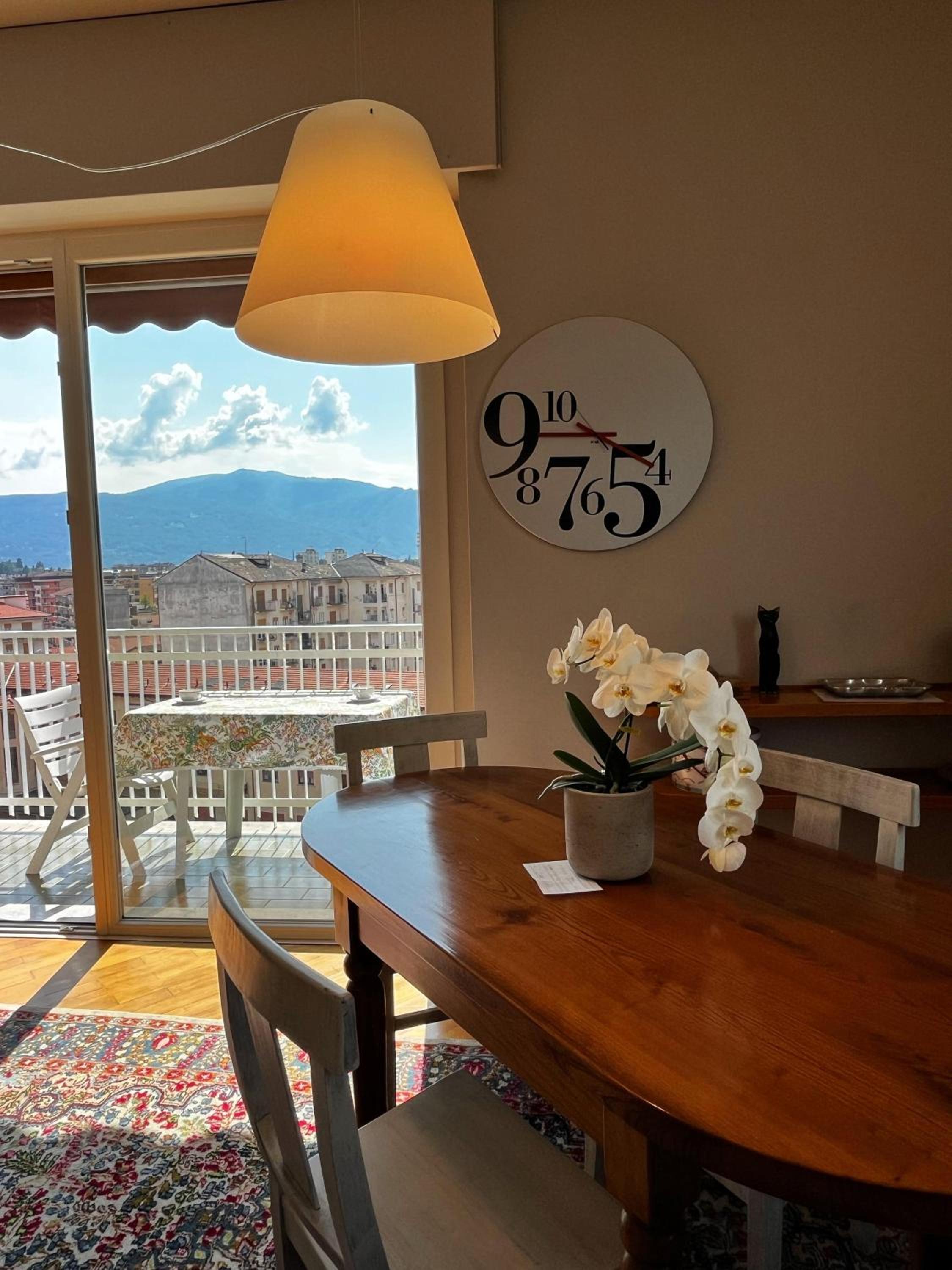One-Bedroom Apartment with Balcony and City View - Photo 8
