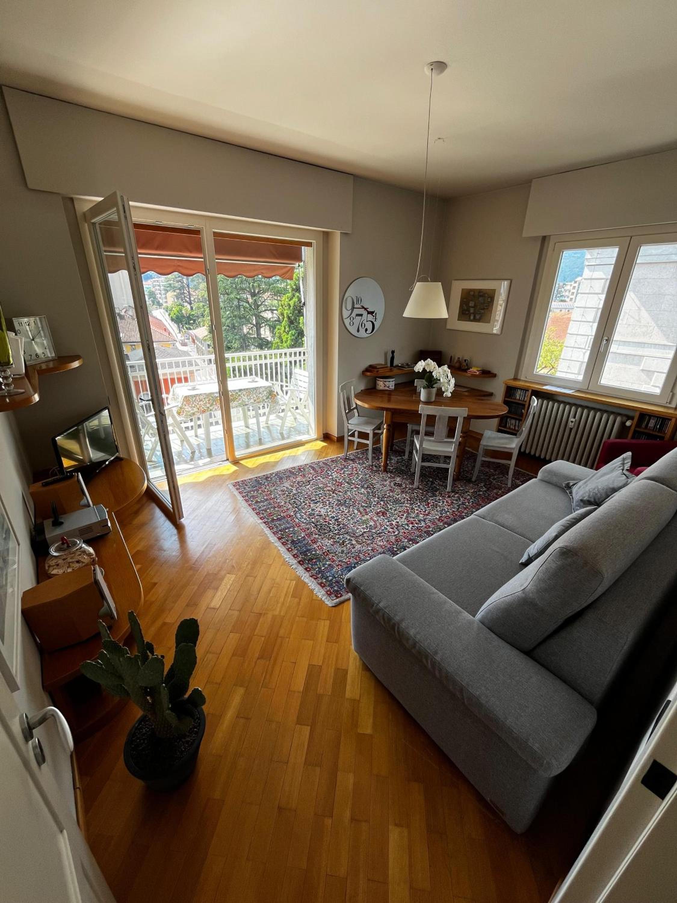 One-Bedroom Apartment with Balcony and City View - Photo 1