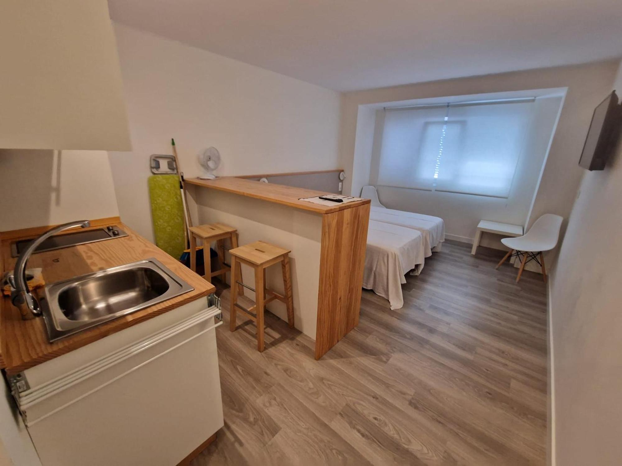 Standard Studio with street view - Photo 15