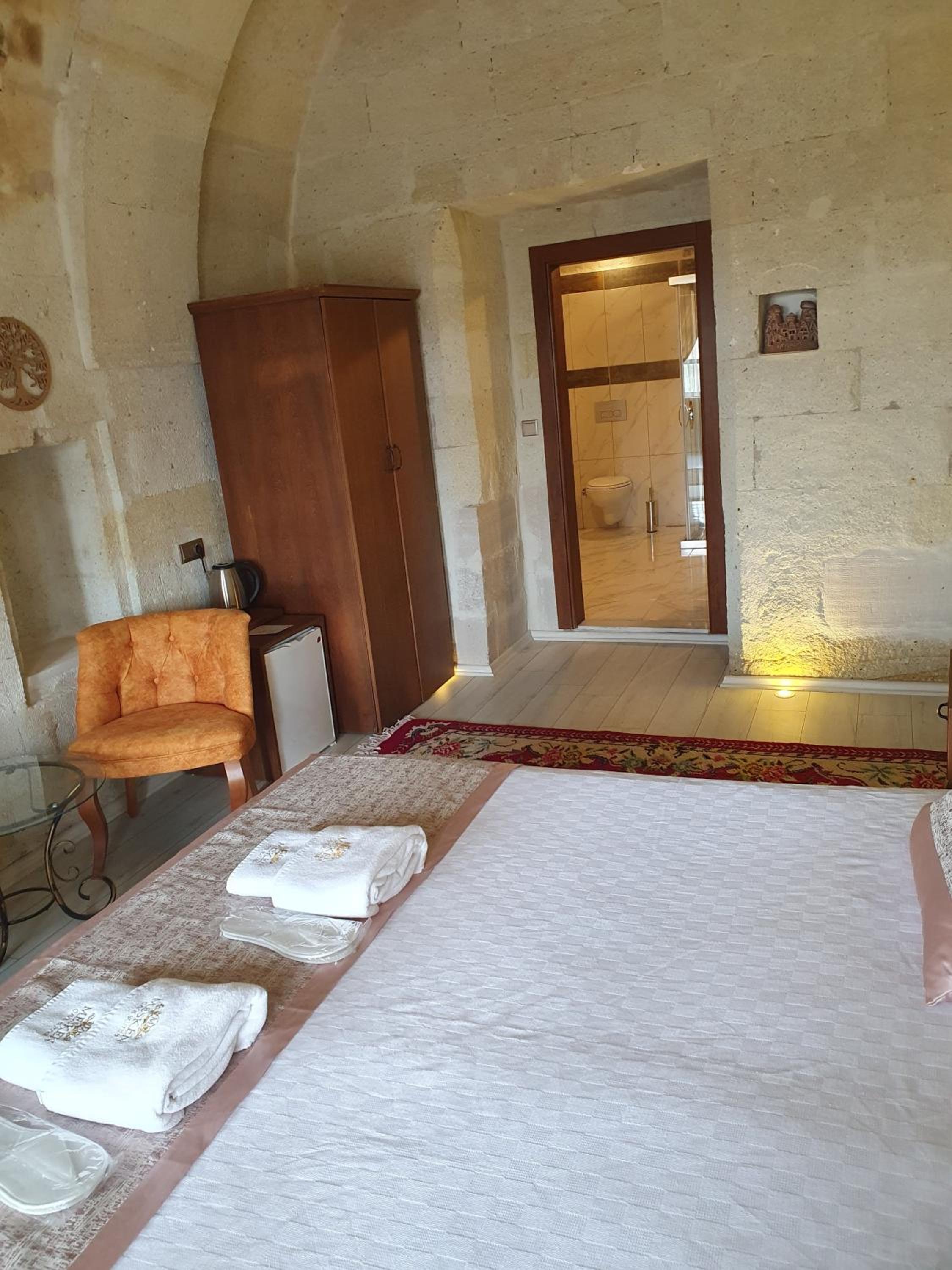 Standard Double Room - Photo 4