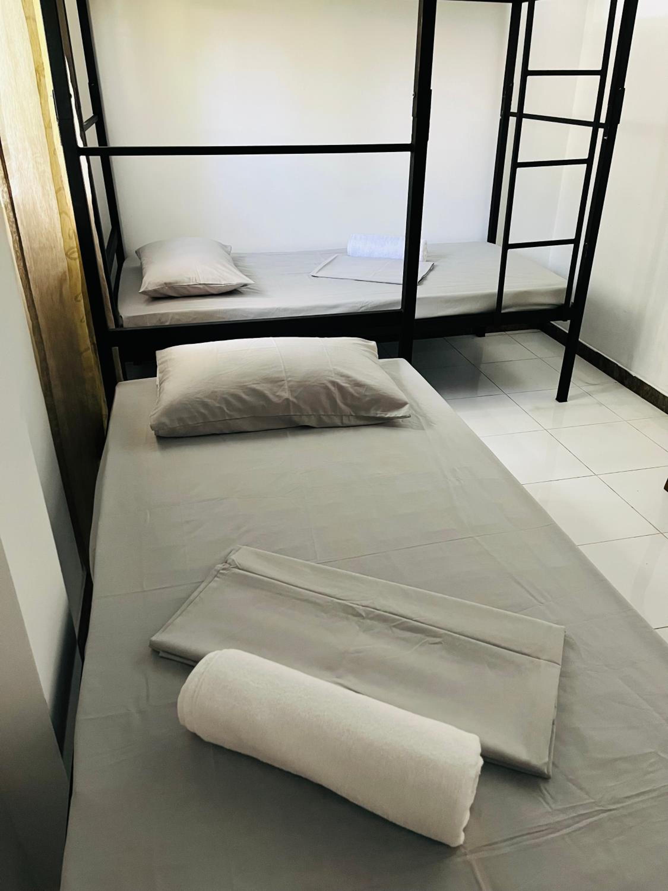 Bed in 6-Bed Mixed Dormitory Room photo 2