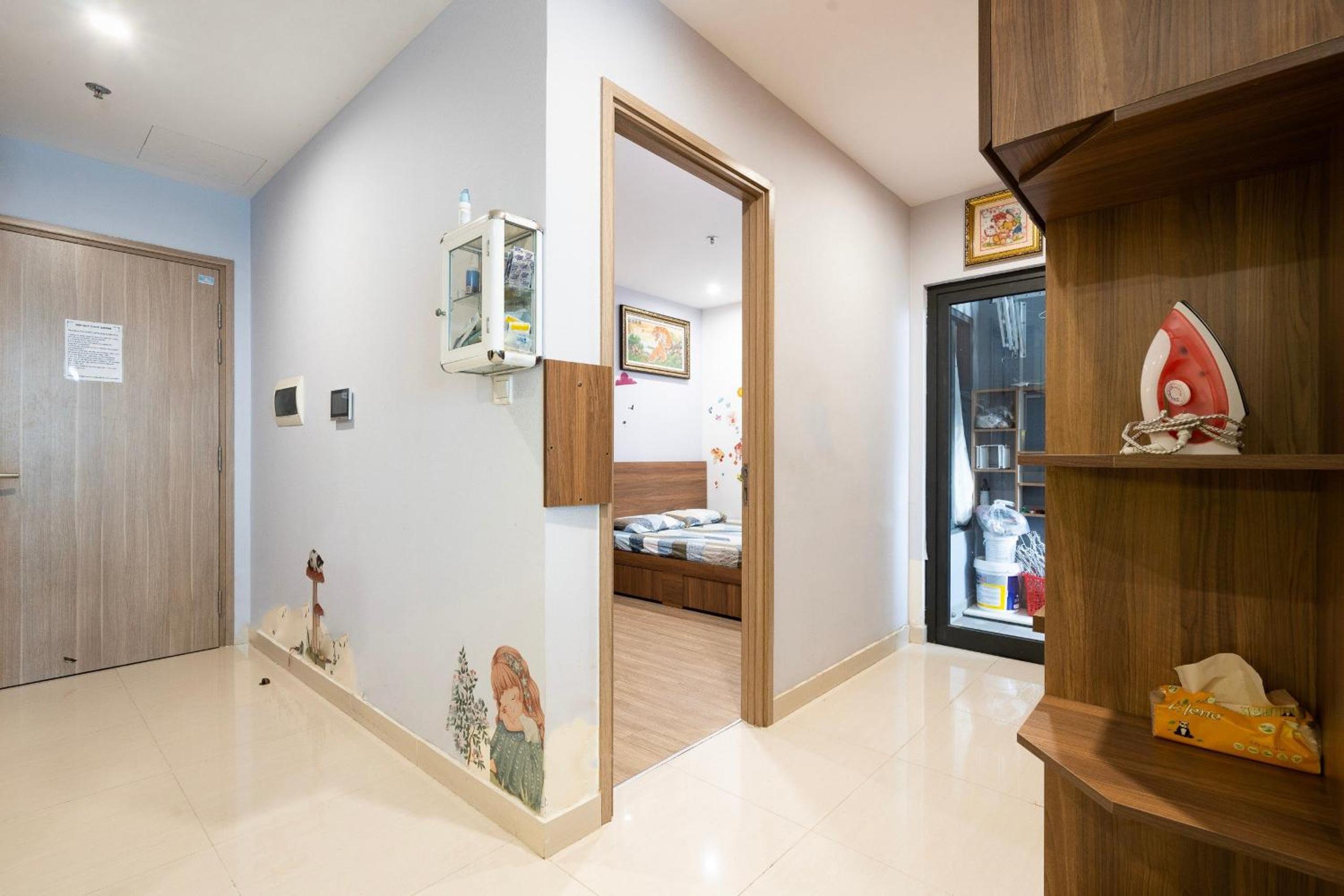 One-Bedroom Apartment photo 1