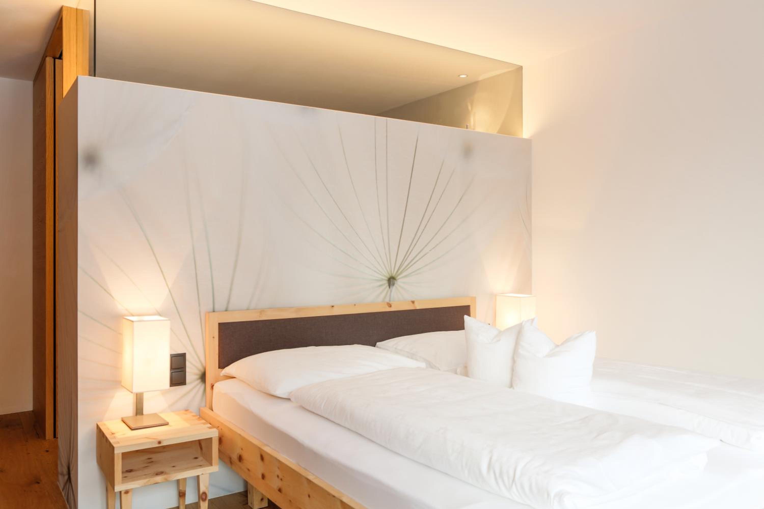 Comfort Double Room with Balcony and Mountain Views - Photo 1