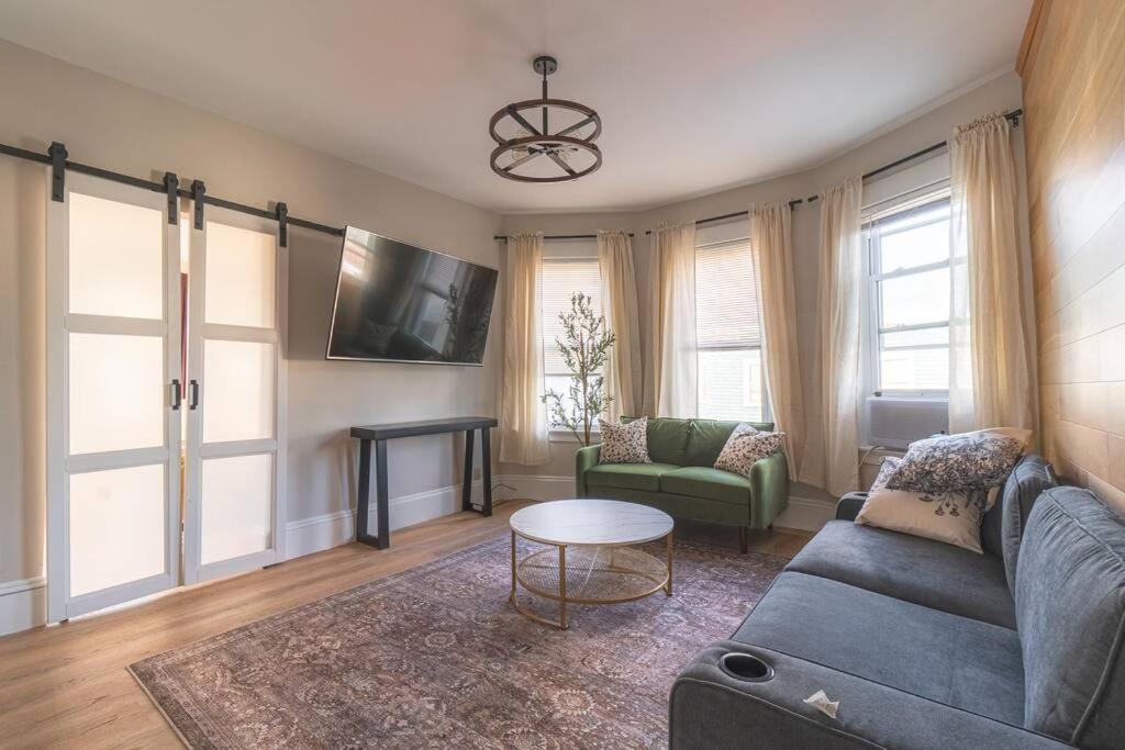 Apartment photo 2