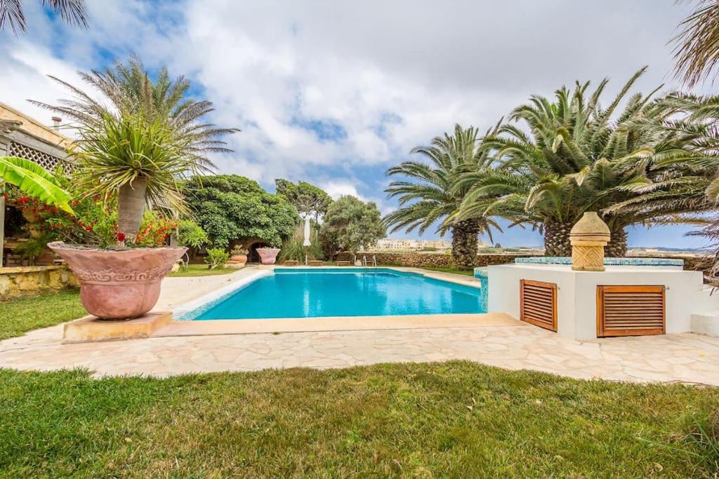 Villa photo 1