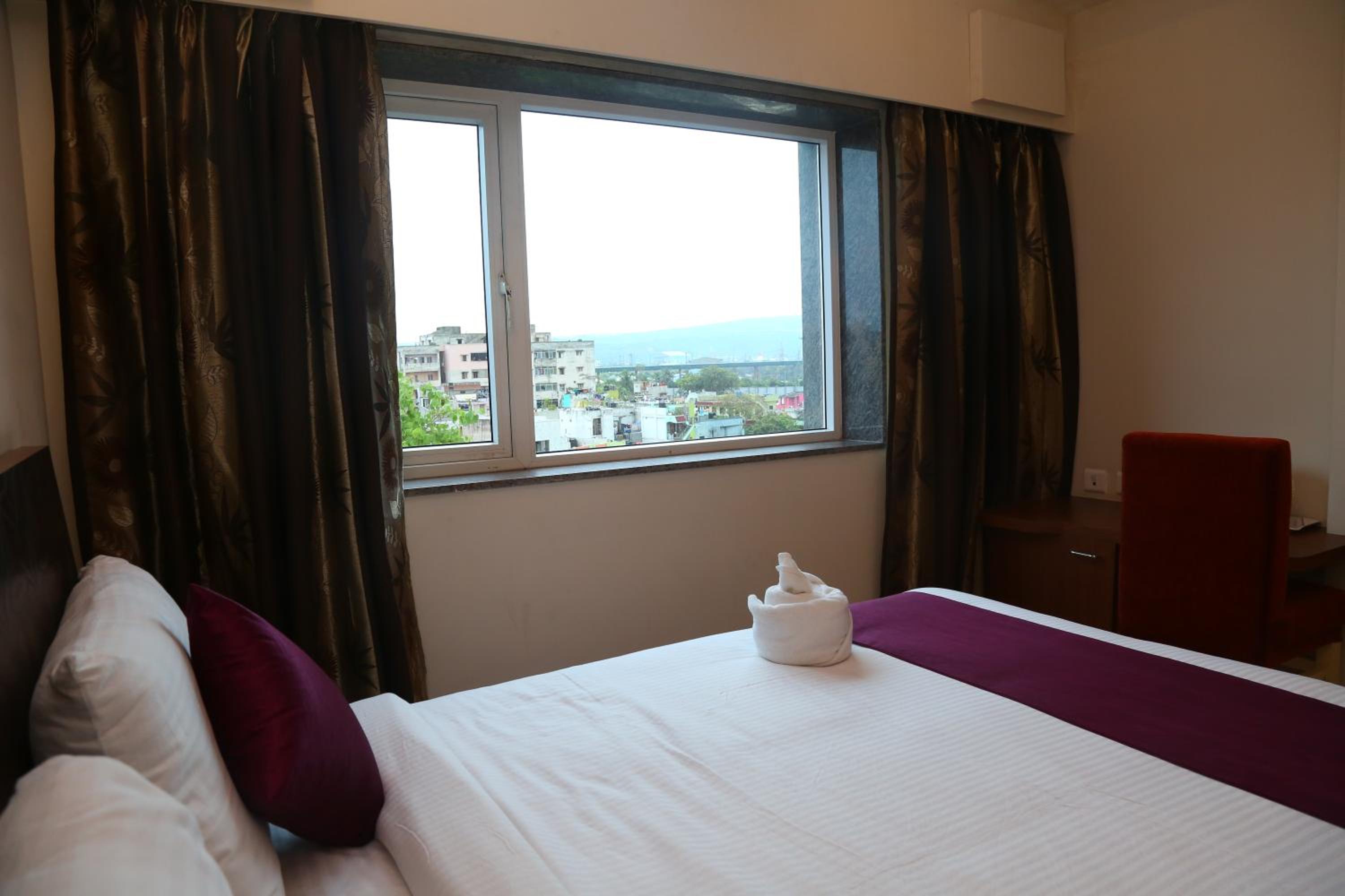 Deluxe Room (2 Adults + 1 Child) photo 2