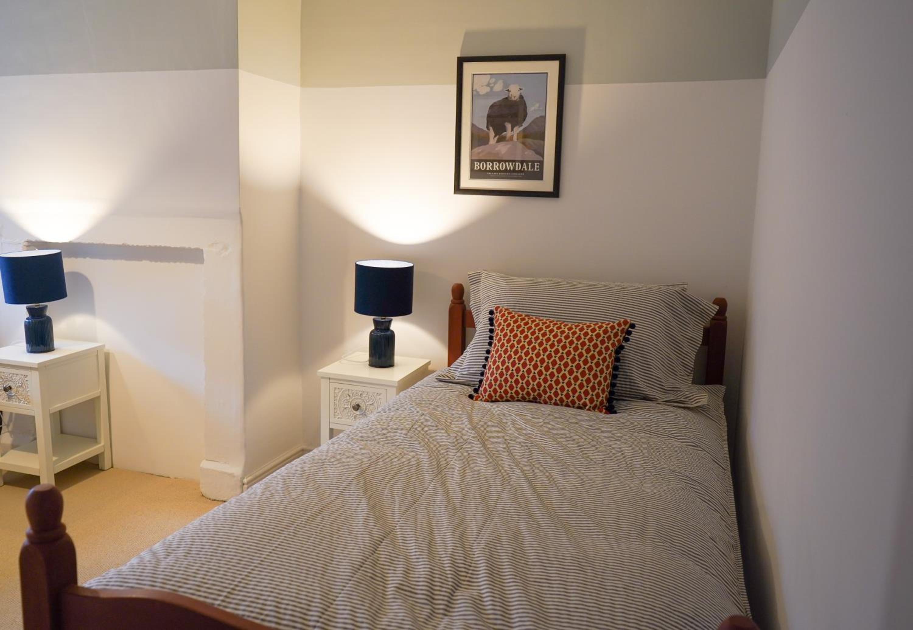 Three-Bedroom House photo 3