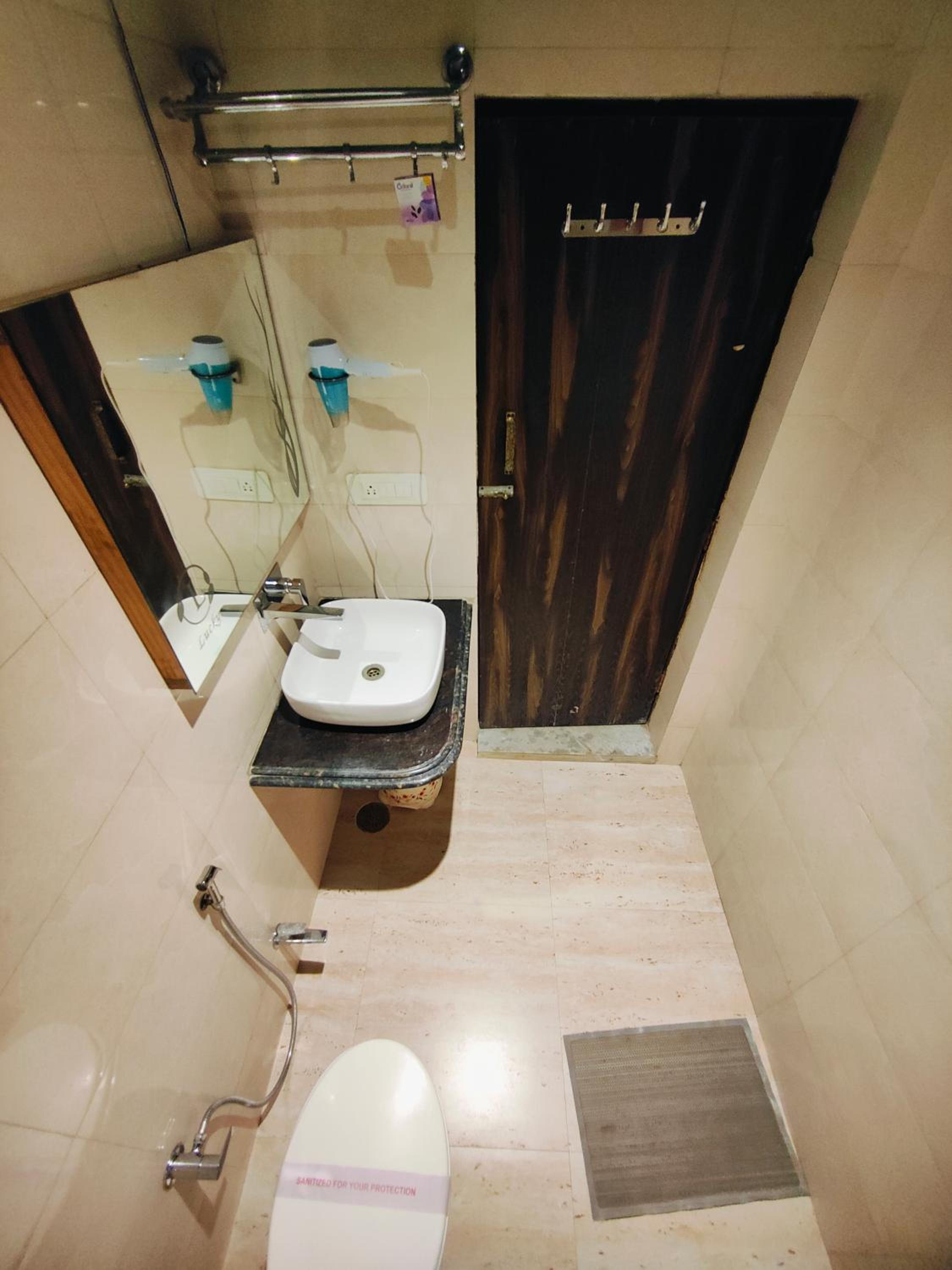 Cozy Double Room (First Floor) - Photo 2