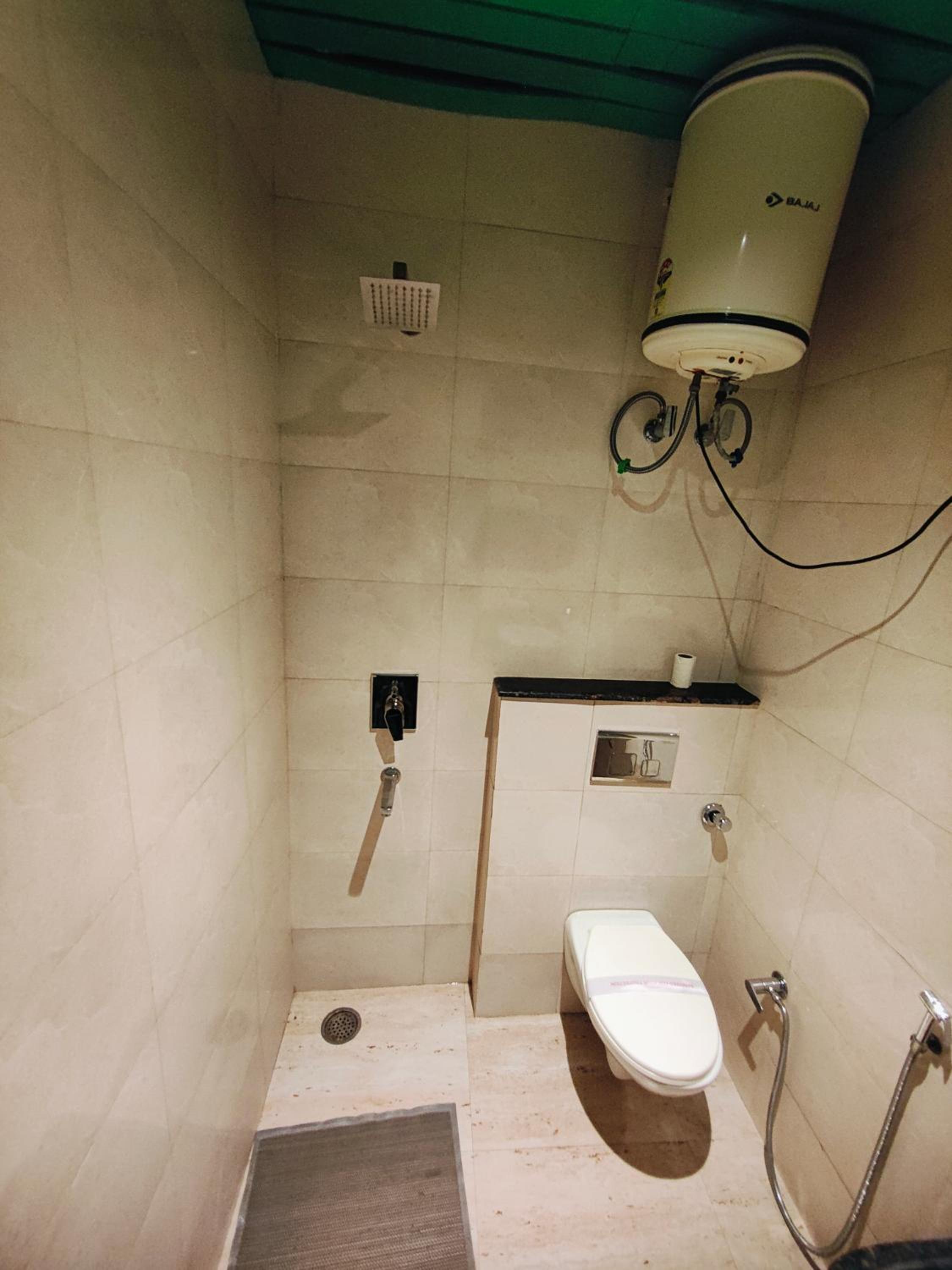 Cozy Double Room (First Floor) - Photo 4