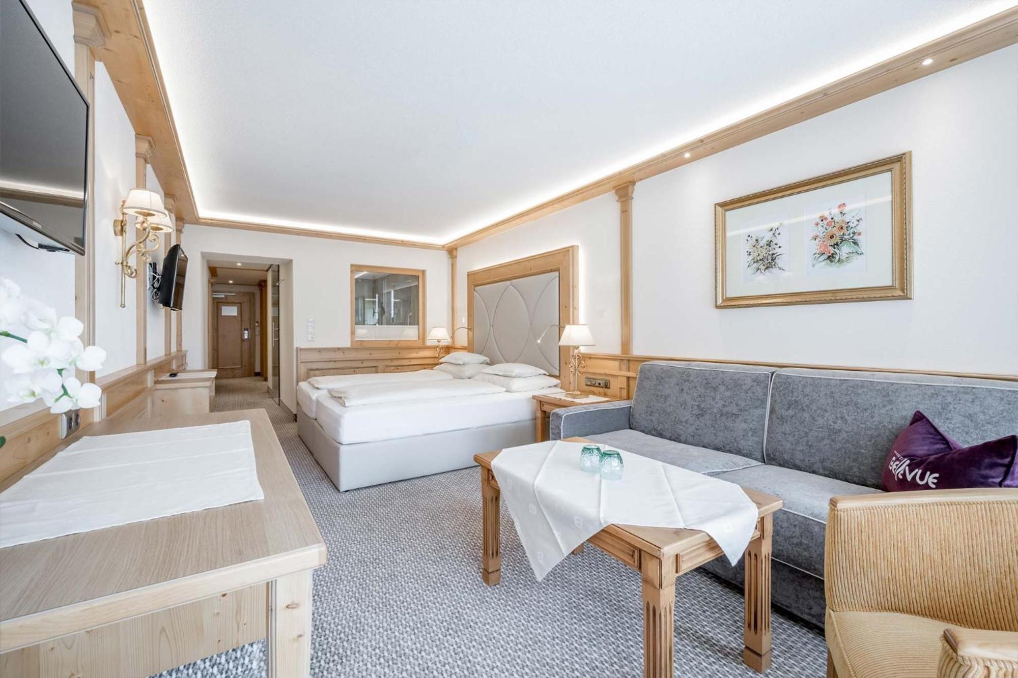 Junior Suite with Balcony photo 1