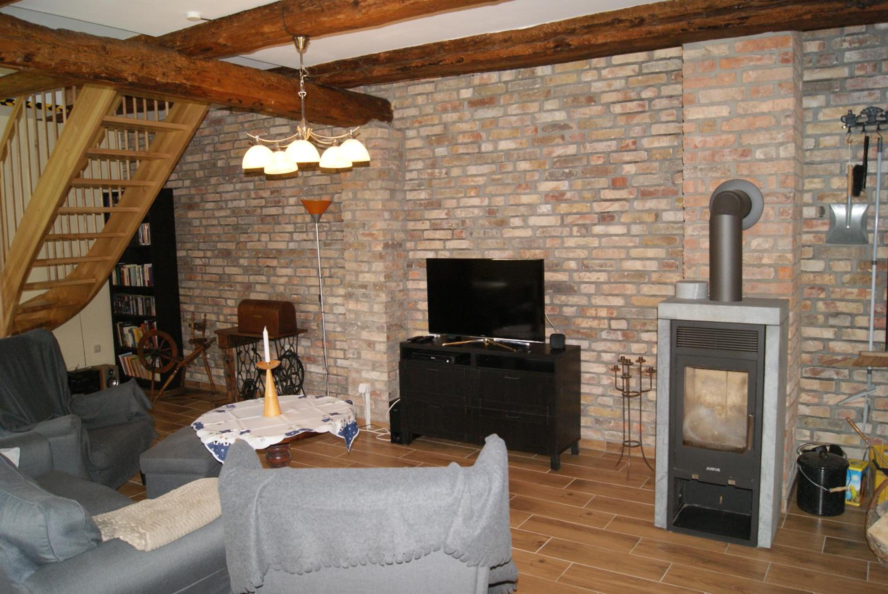 One-Bedroom Apartment photo 2