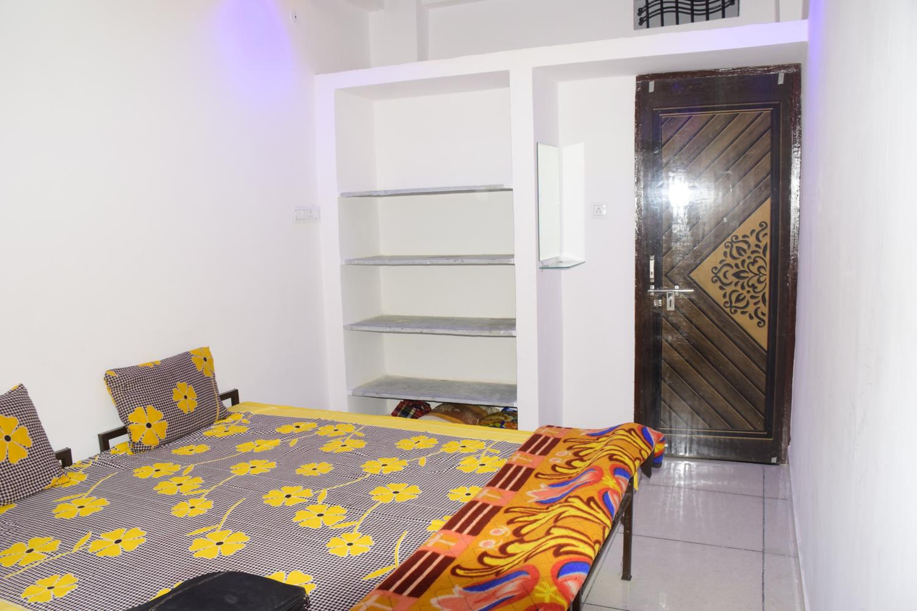 Double Room with Private Bathroom photo 1