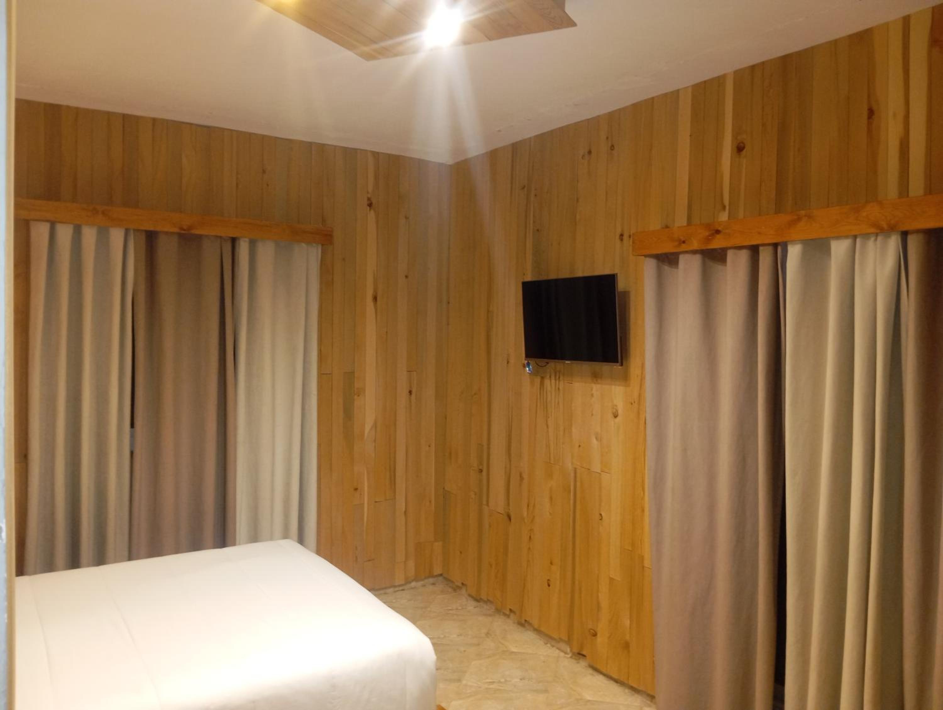 Family Double Room - Photo 4