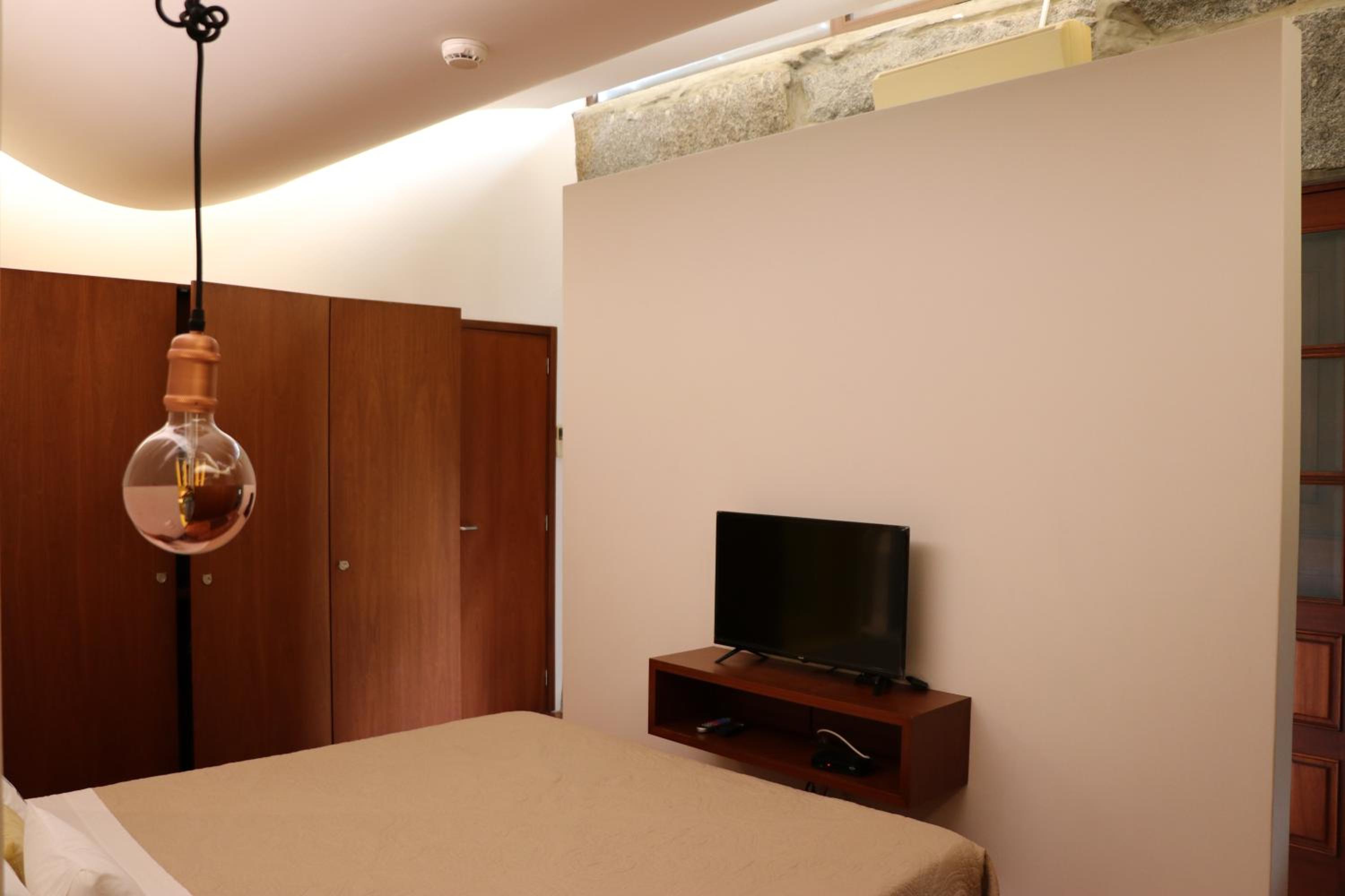 Suite - Photo 33