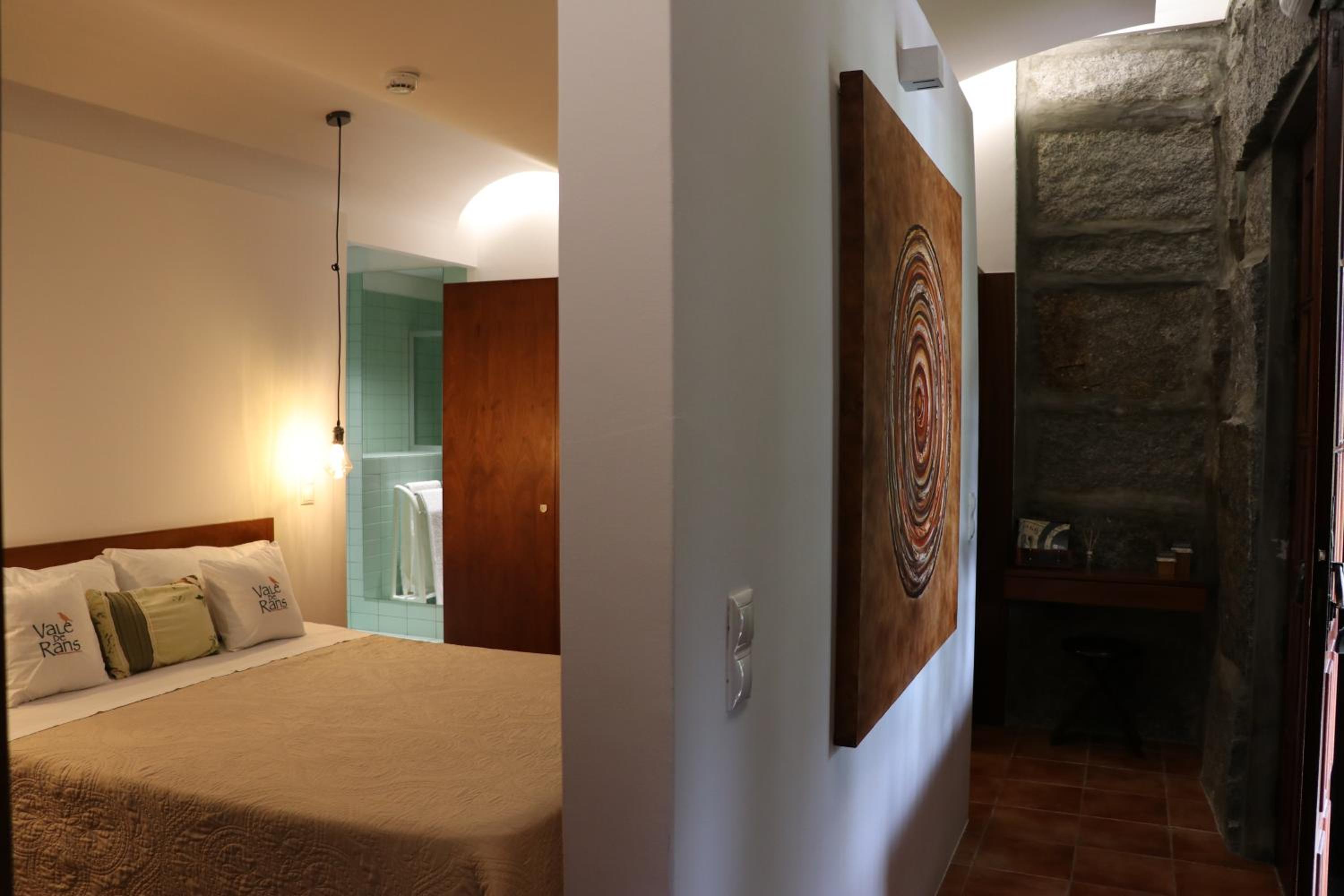 Suite - Photo 22