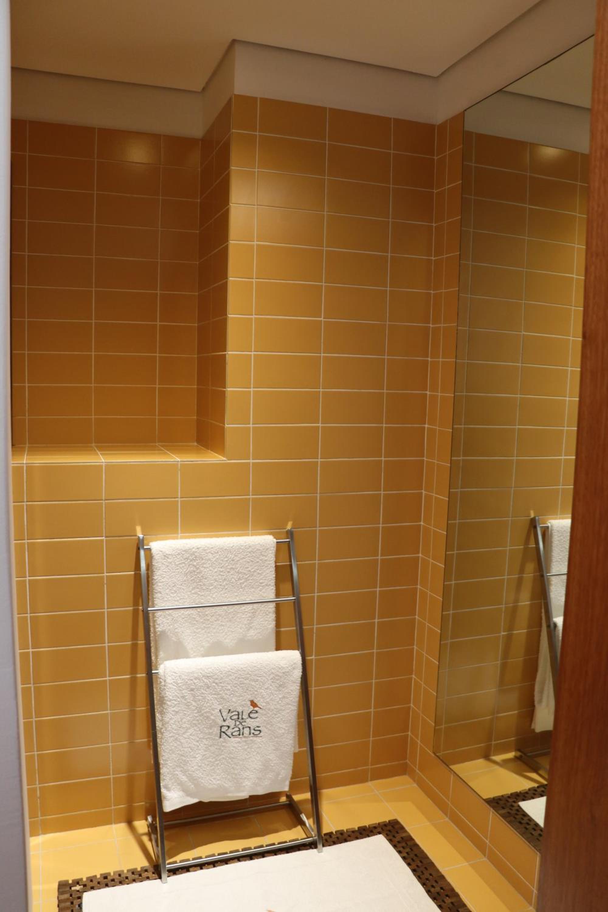 Suite - Photo 8