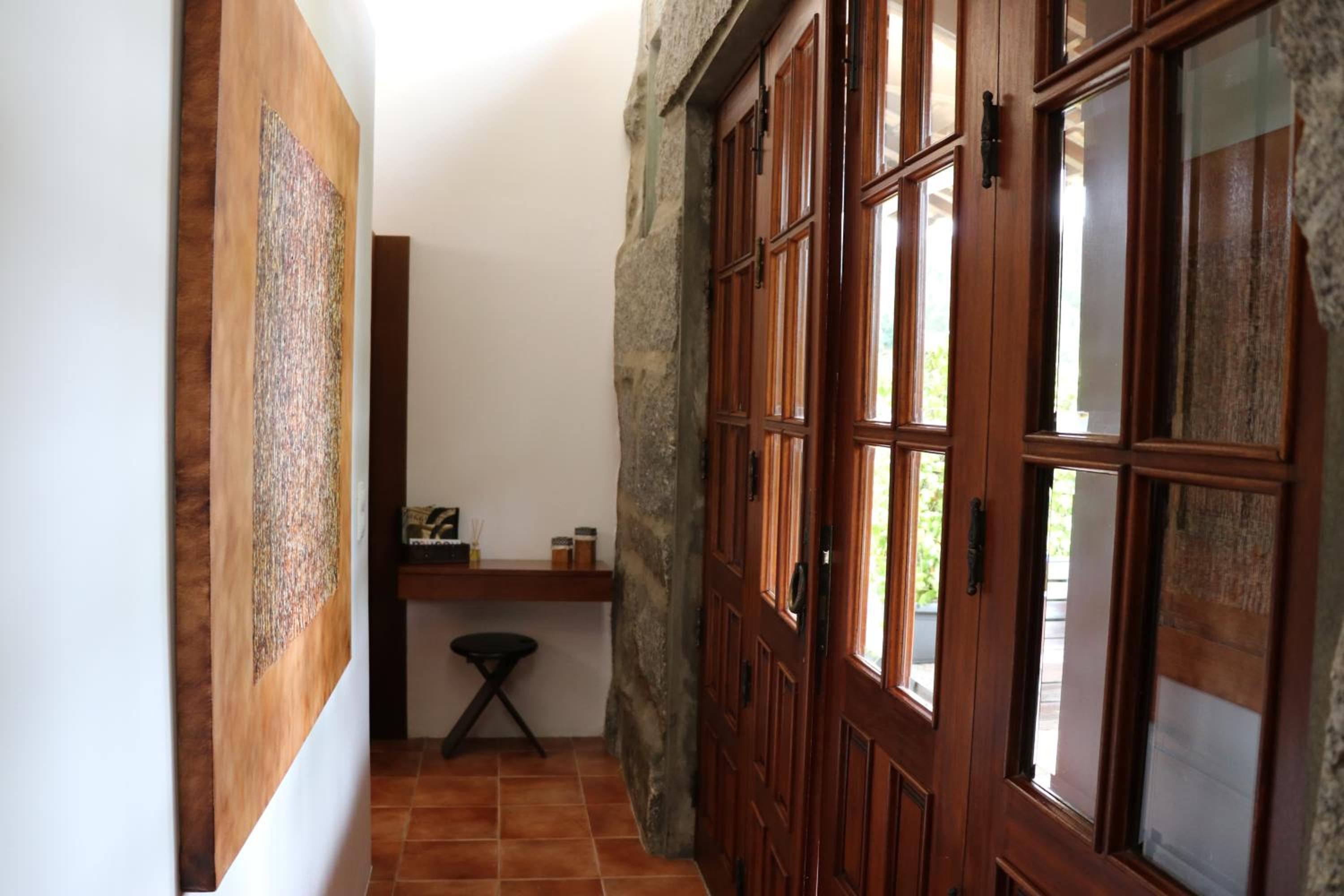 Suite - Photo 19