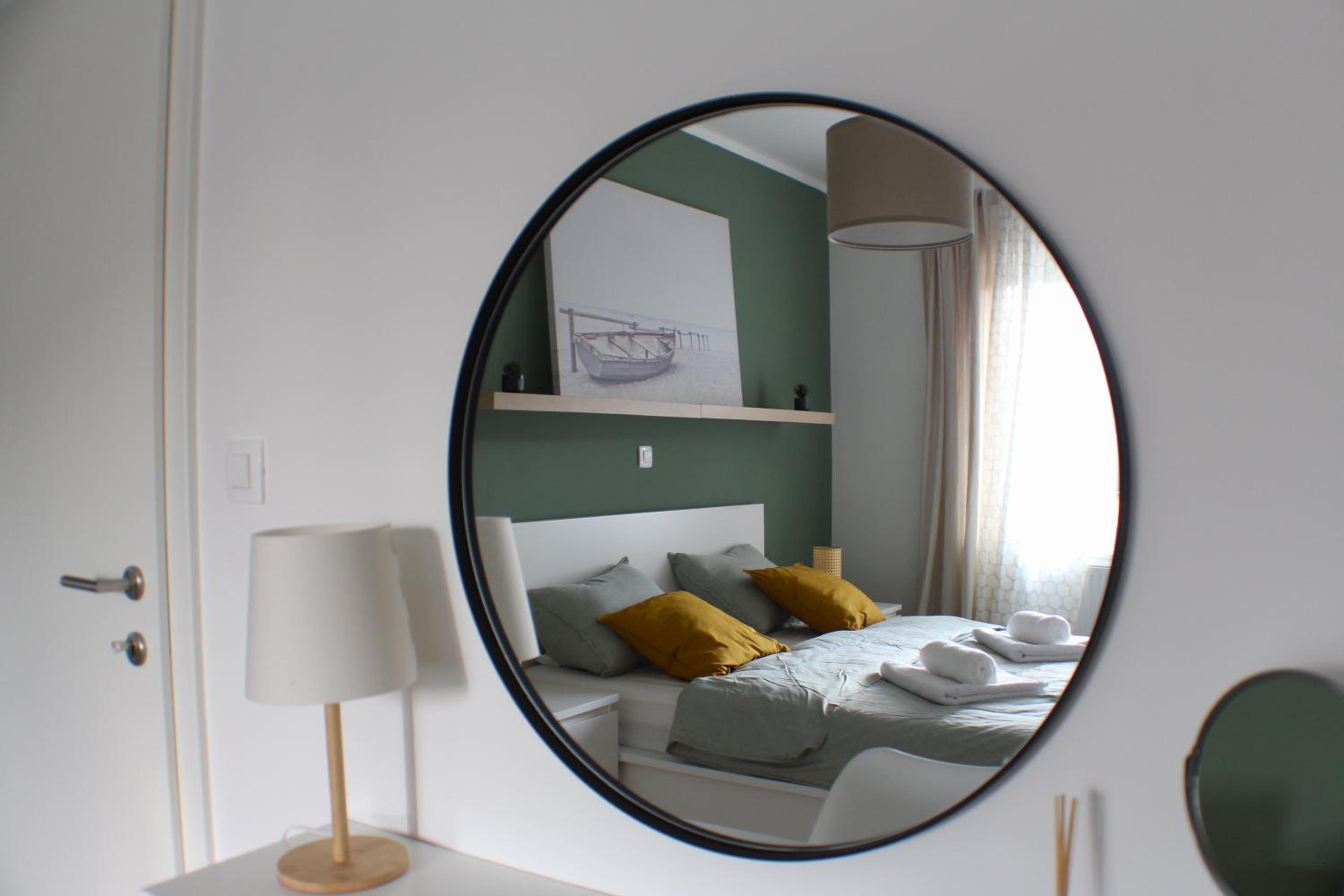 One-Bedroom Apartment photo 1