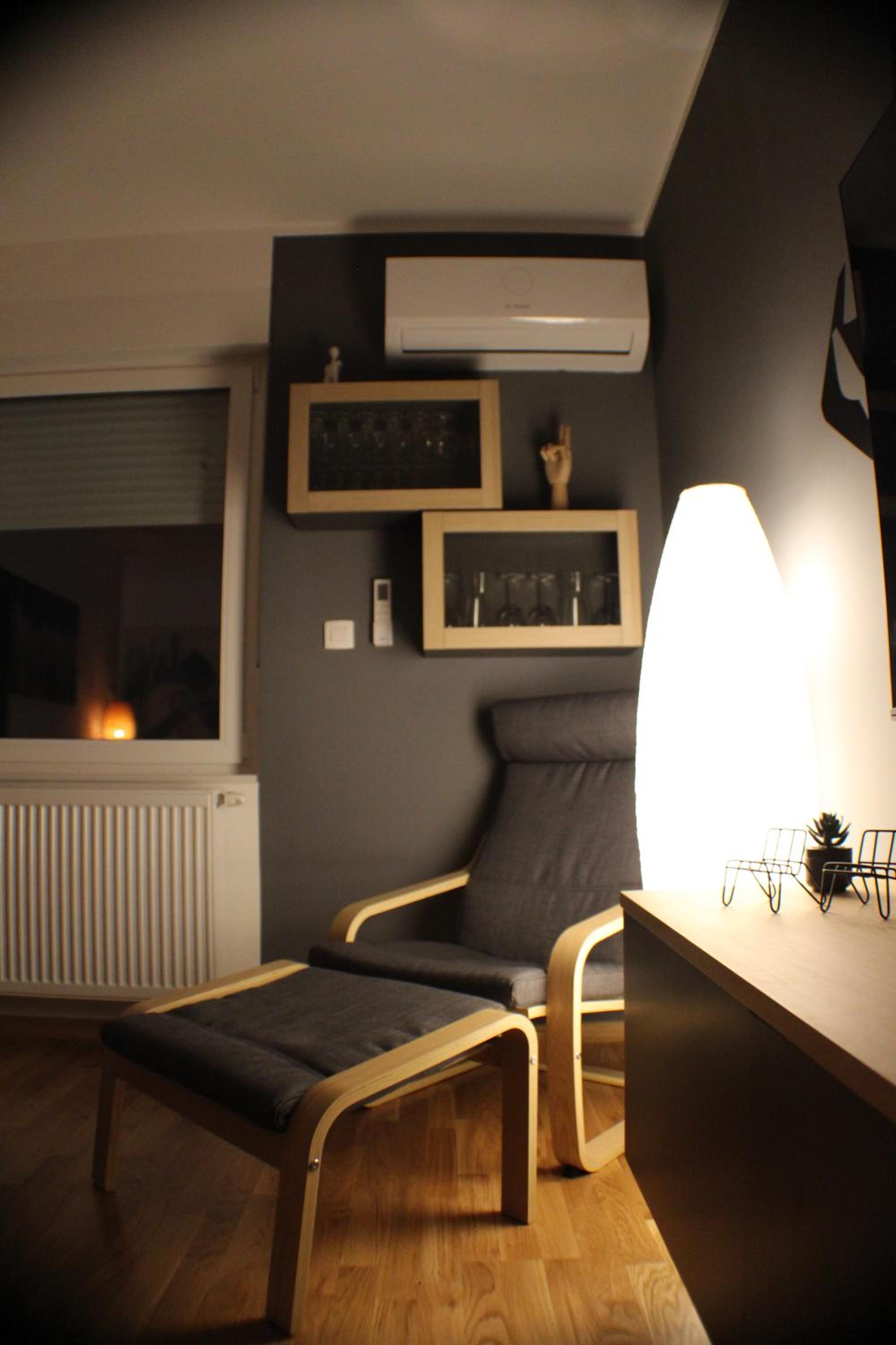 One-Bedroom Apartment photo 2