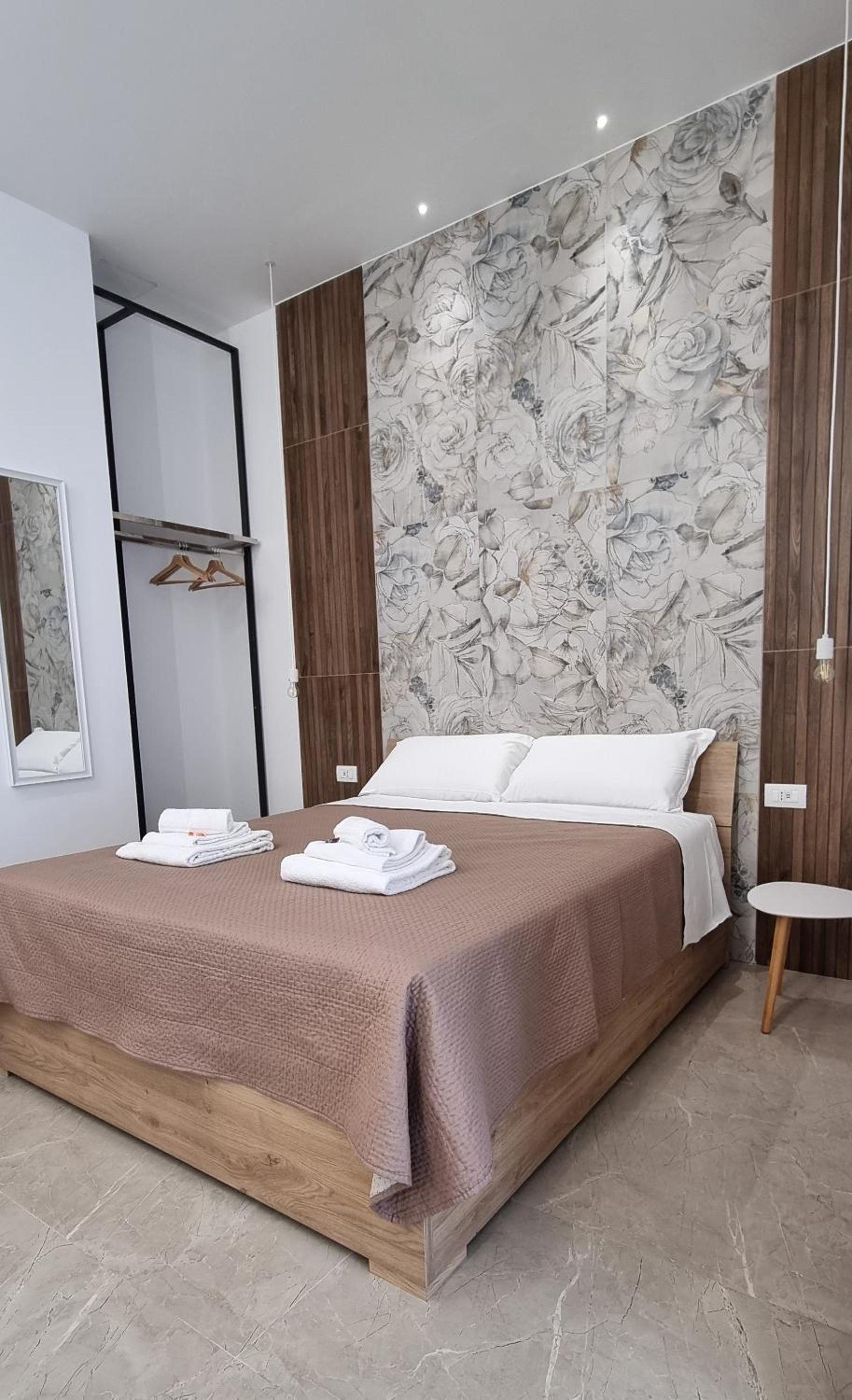 Deluxe Double Room with Bath photo 2