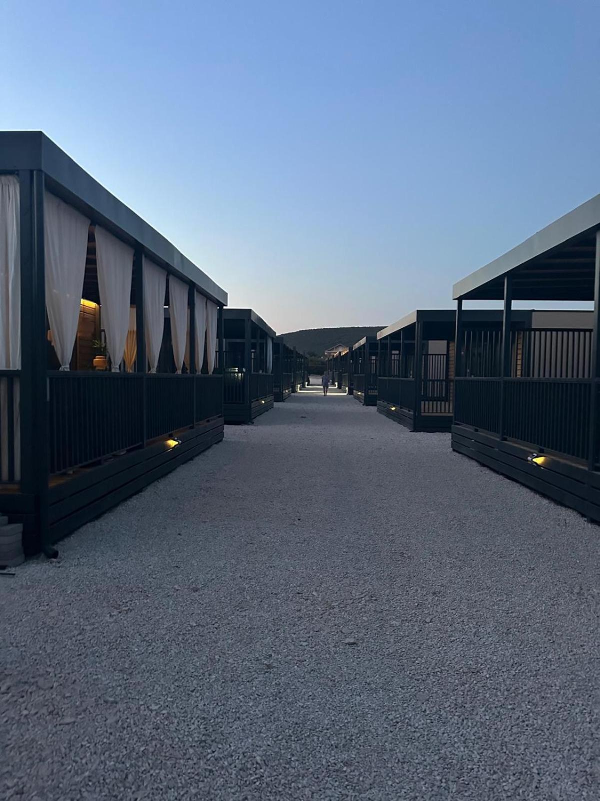 Mobile Home photo 2
