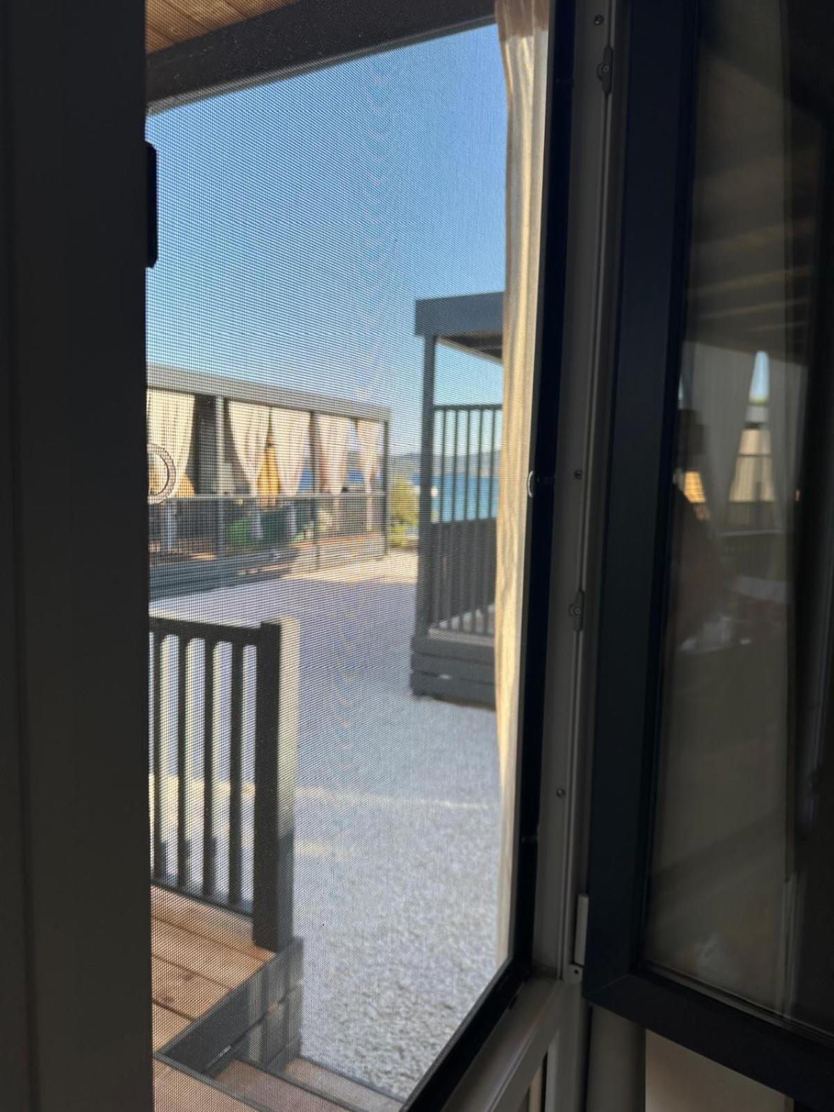 Mobile Home photo 3
