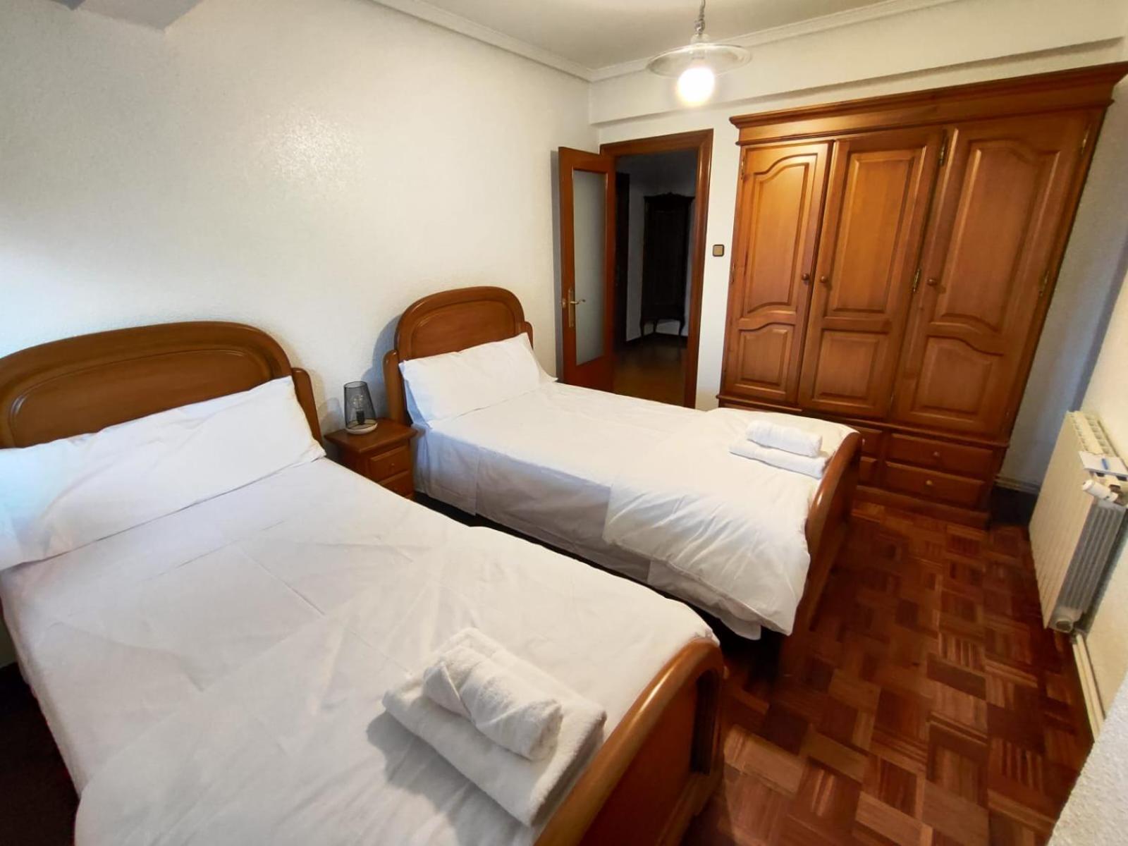 Apartamento de dos habitaciones con terraza y vista al mar