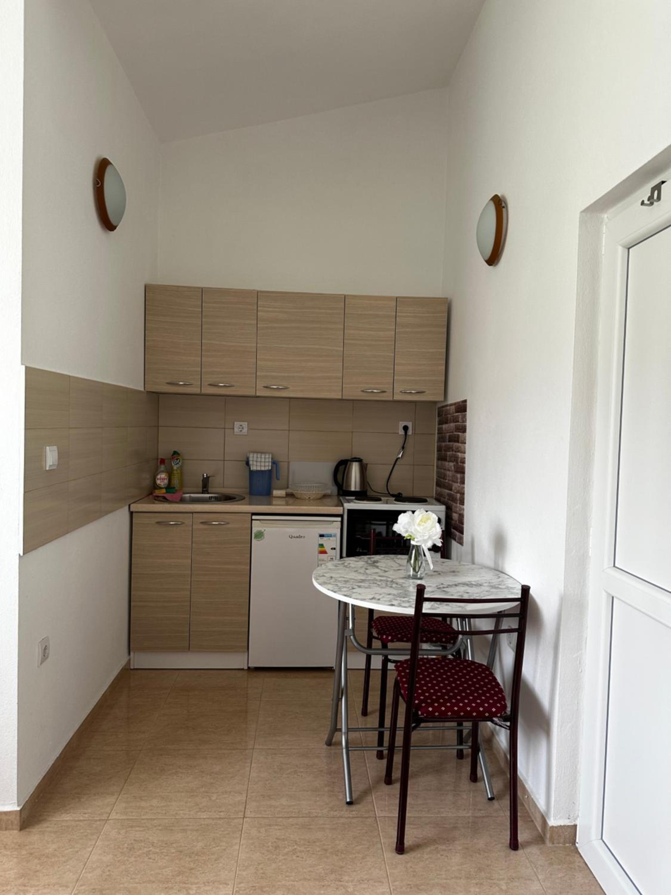 Apartment photo 2