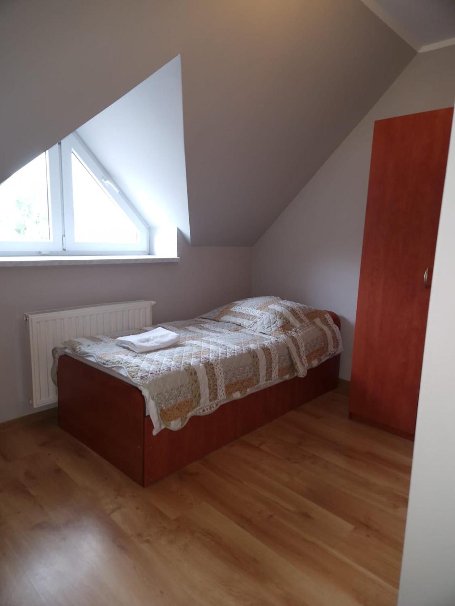 Single Room with Bathroom photo 1