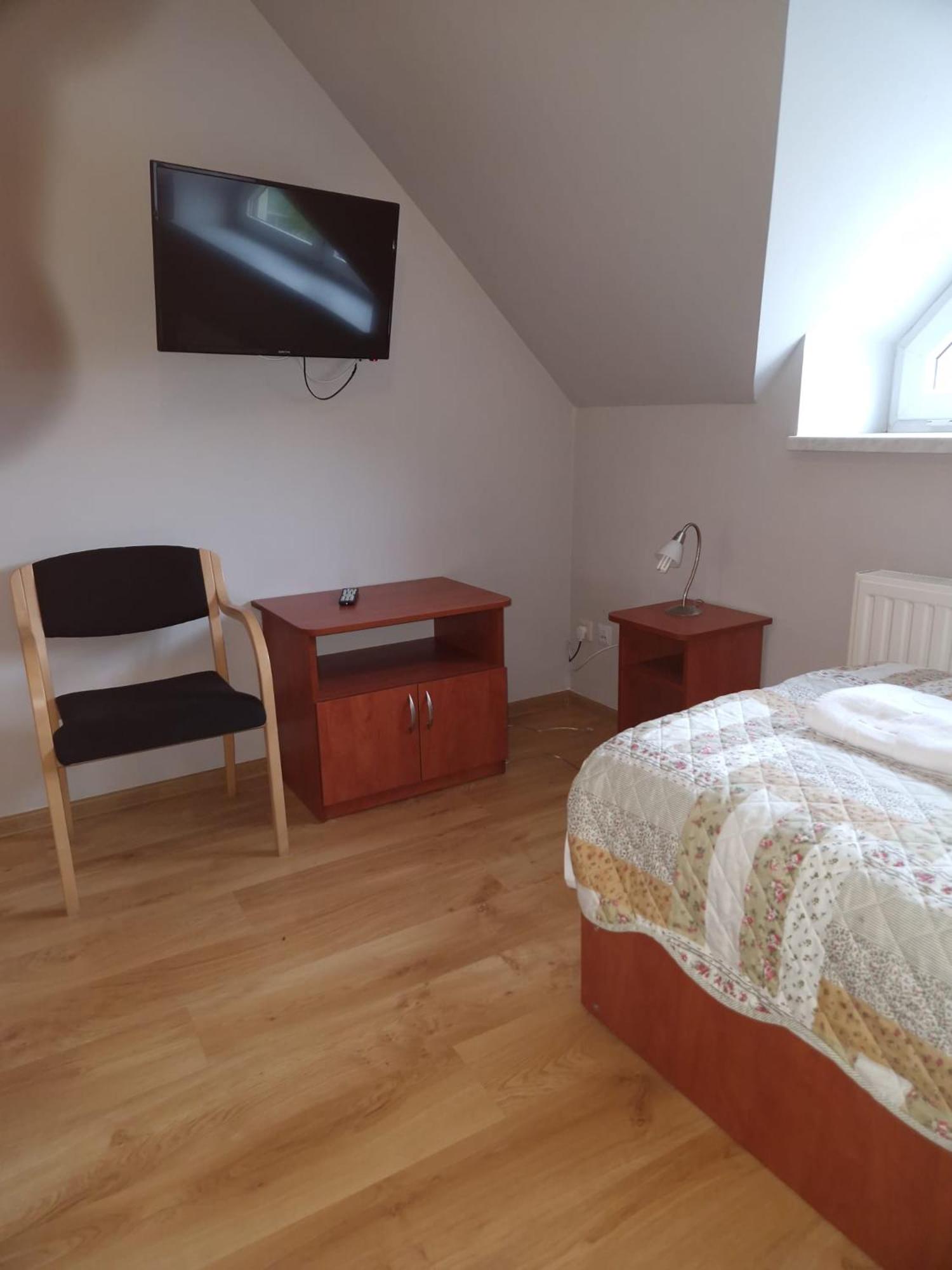 Single Room with Bathroom photo 3