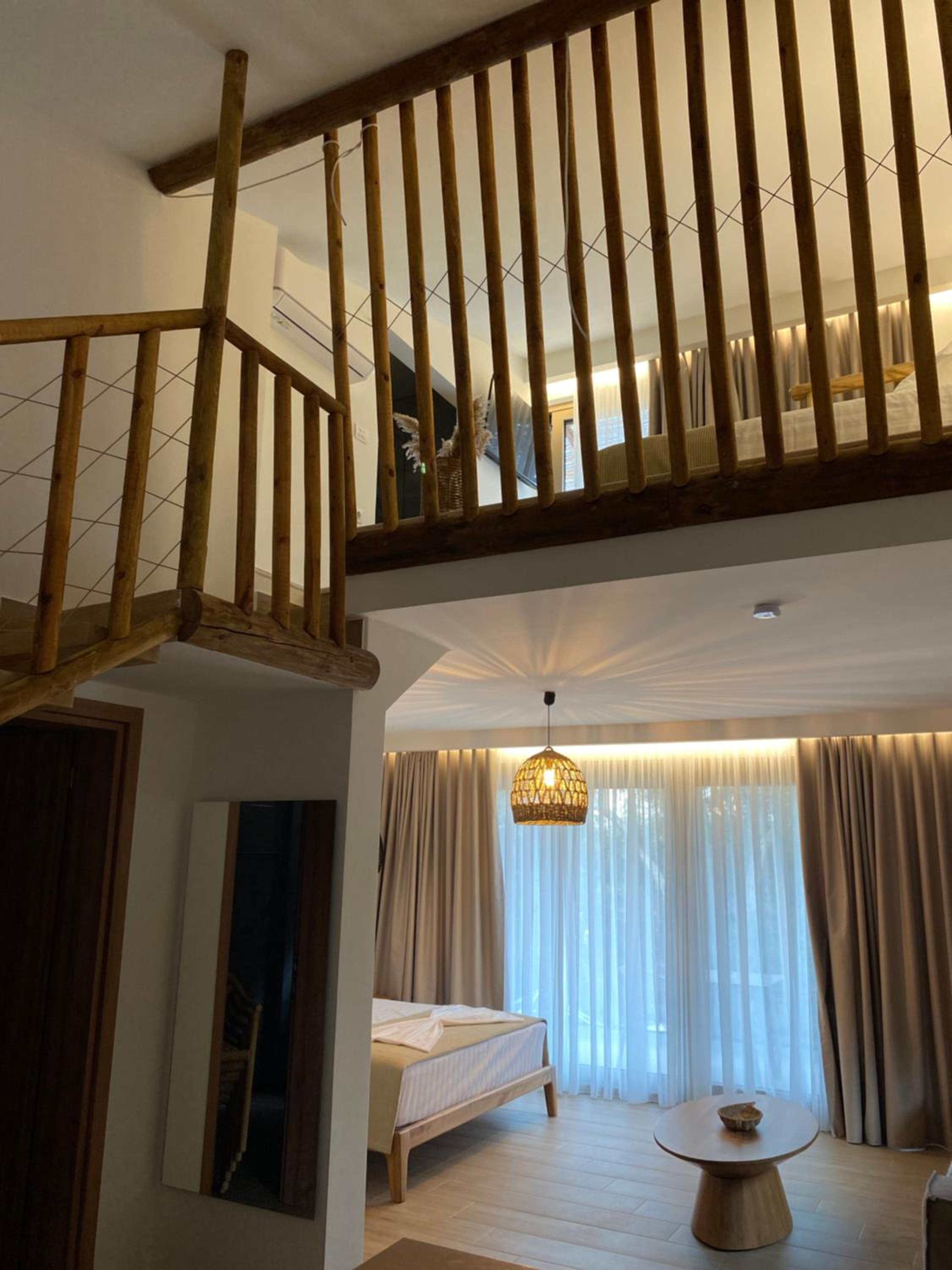 Superior Family Room - Photo 14