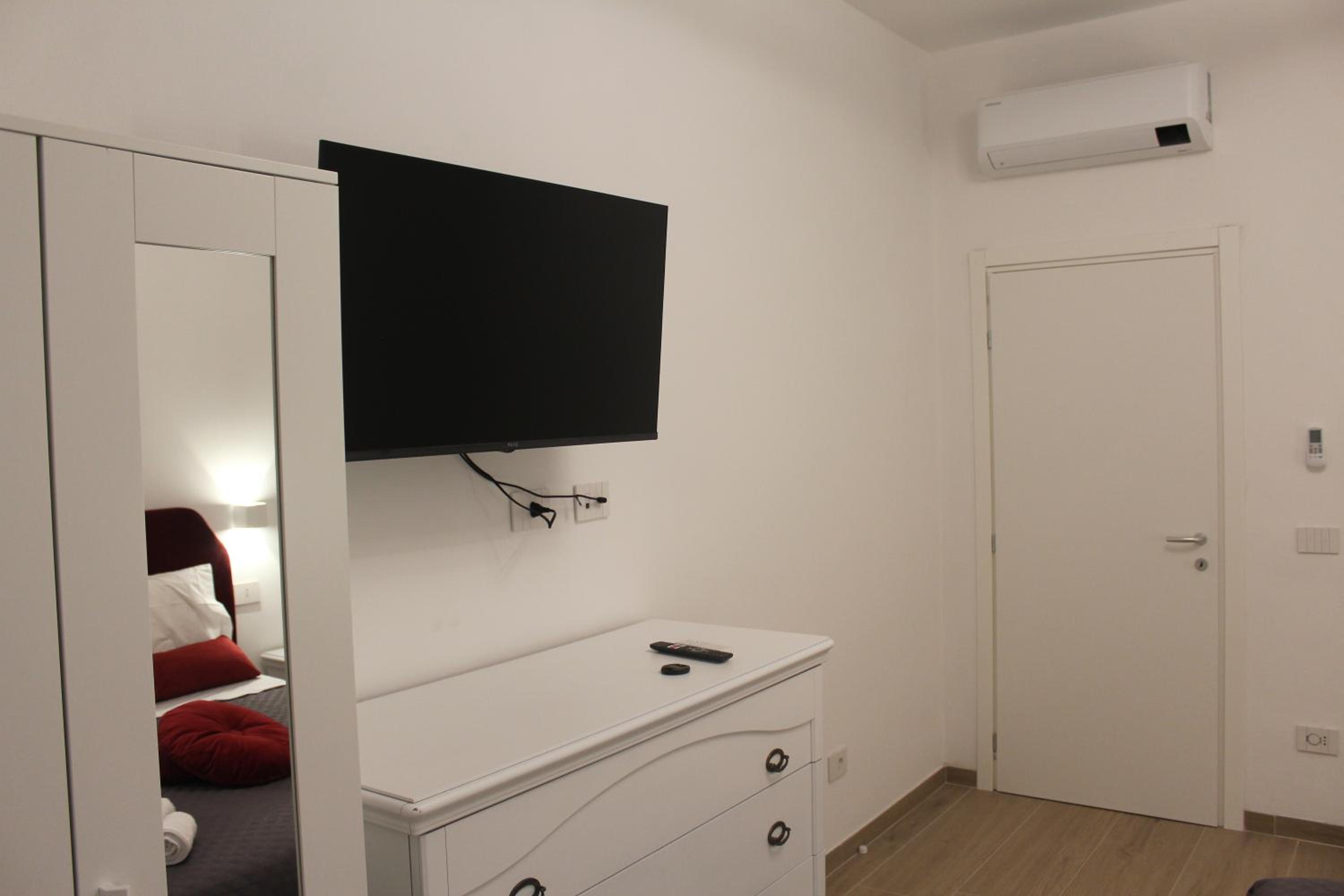Two-Bedroom Apartment with City View photo 3