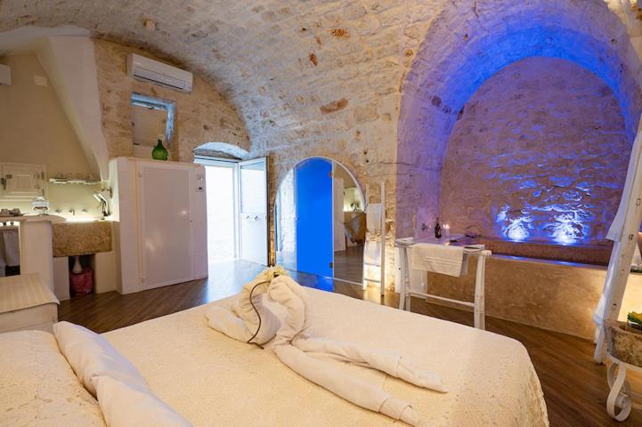 One-Bedroom Apartment - Photo 10