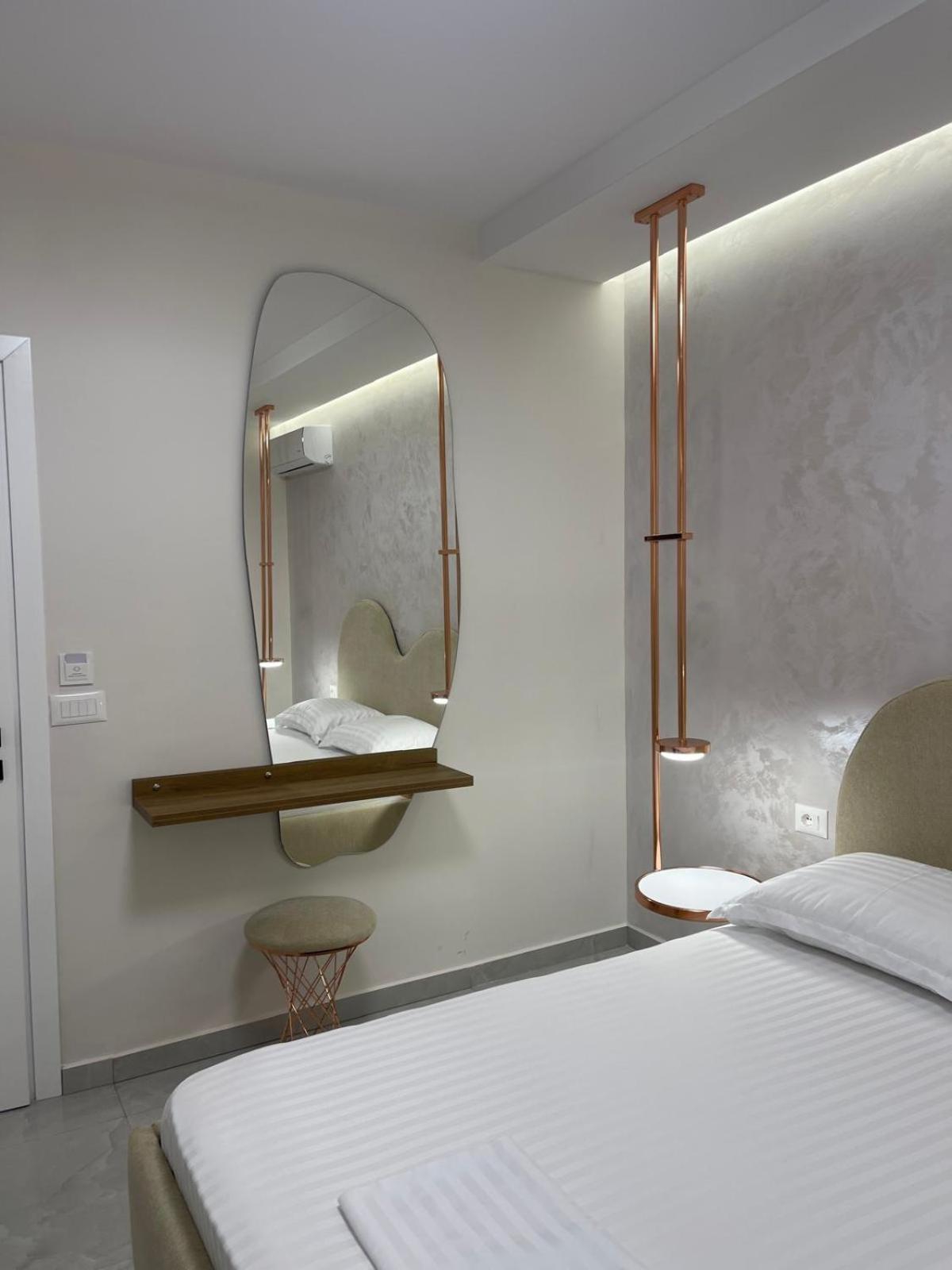 Studio Apartment with Queen Bed