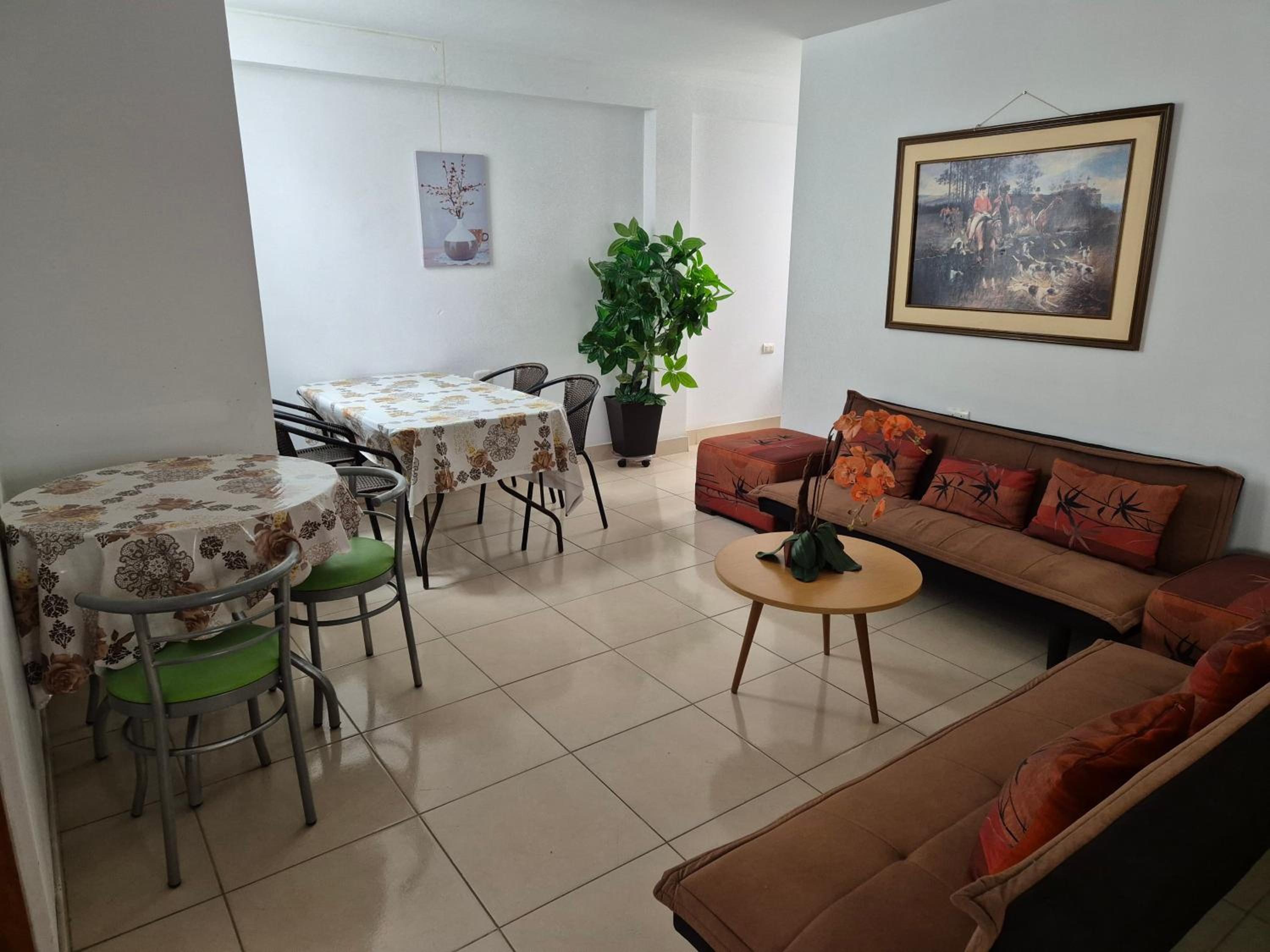 Apartment photo 2