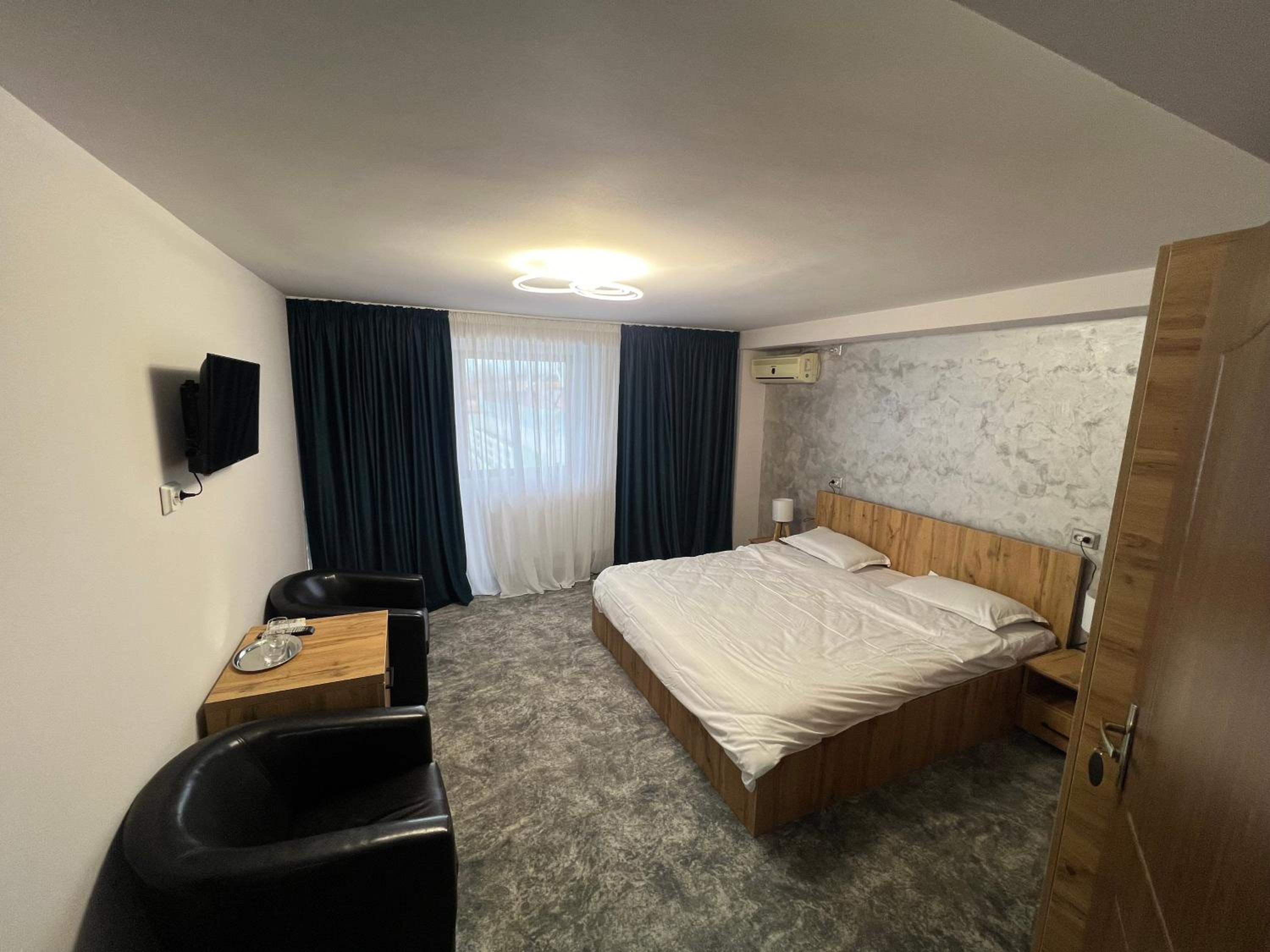 King Room with Balcony photo 2