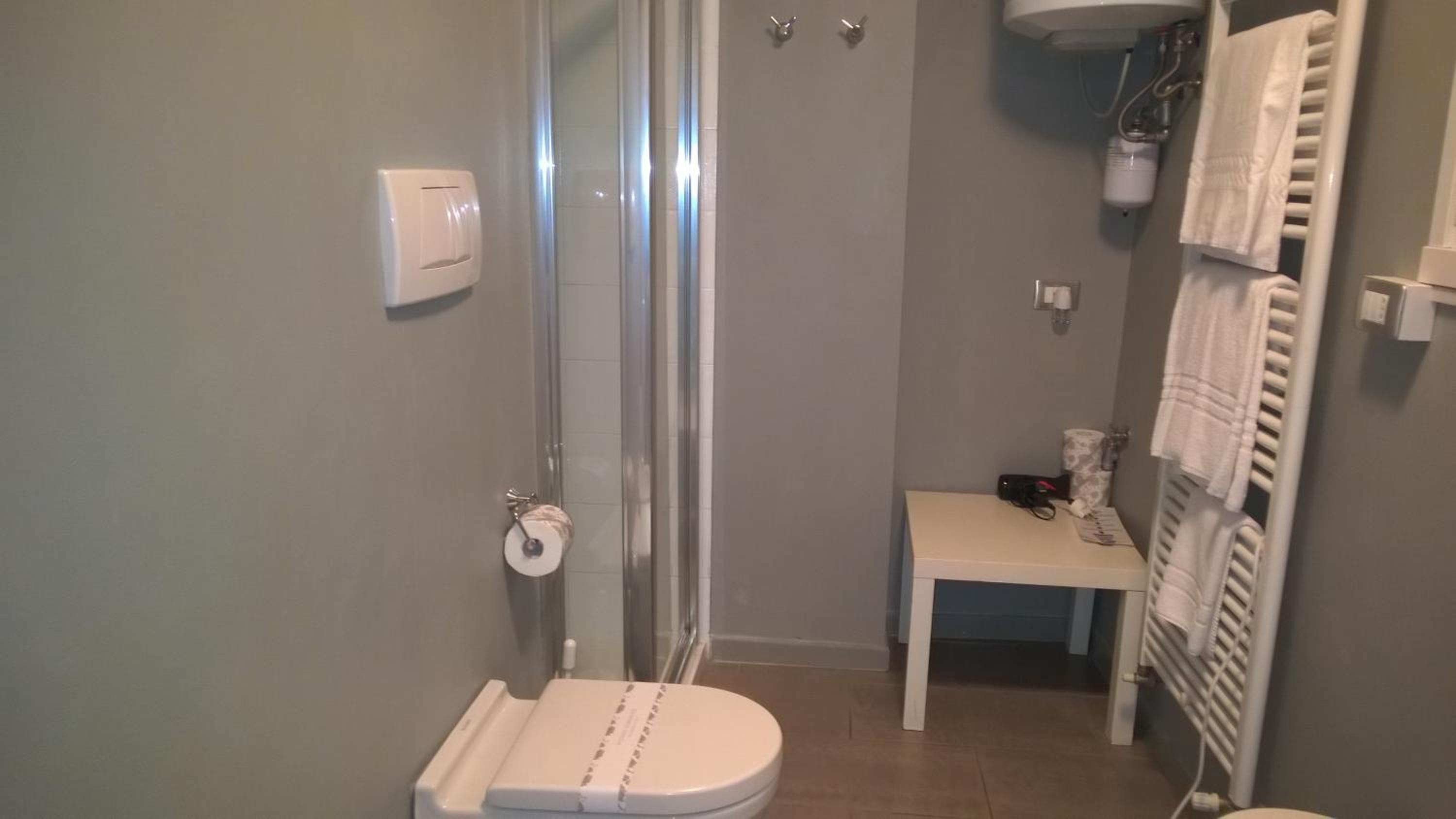 Double Room - Photo 7