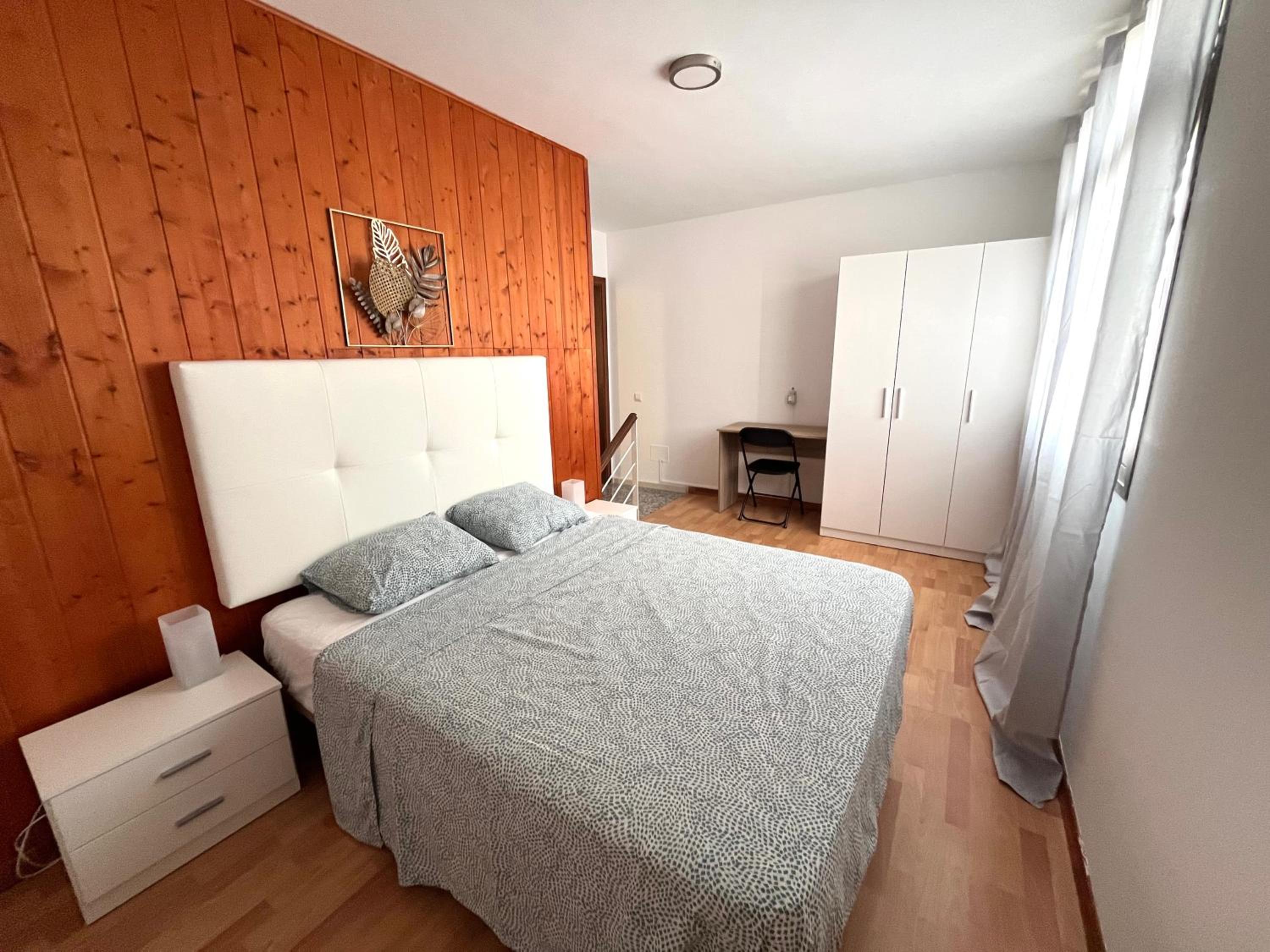 Two-Bedroom House photo 3