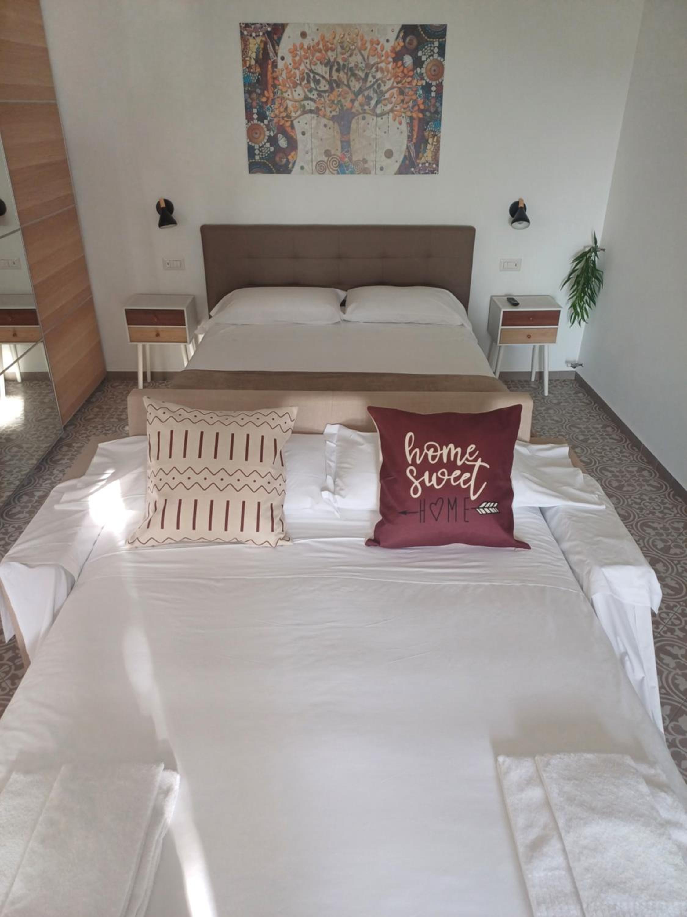 Apartment with Terrace - Photo 5