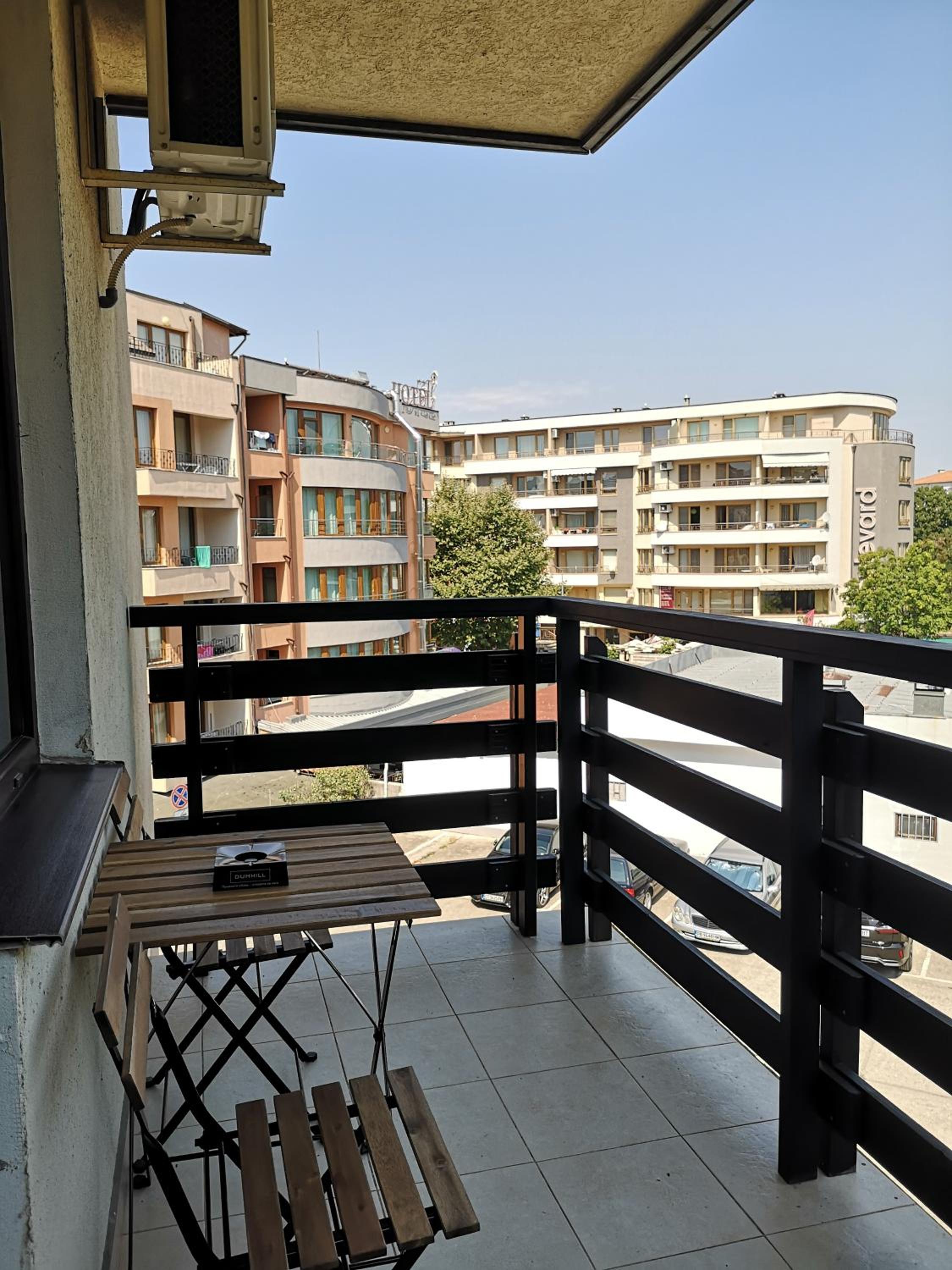Apartment with Park View photo 3