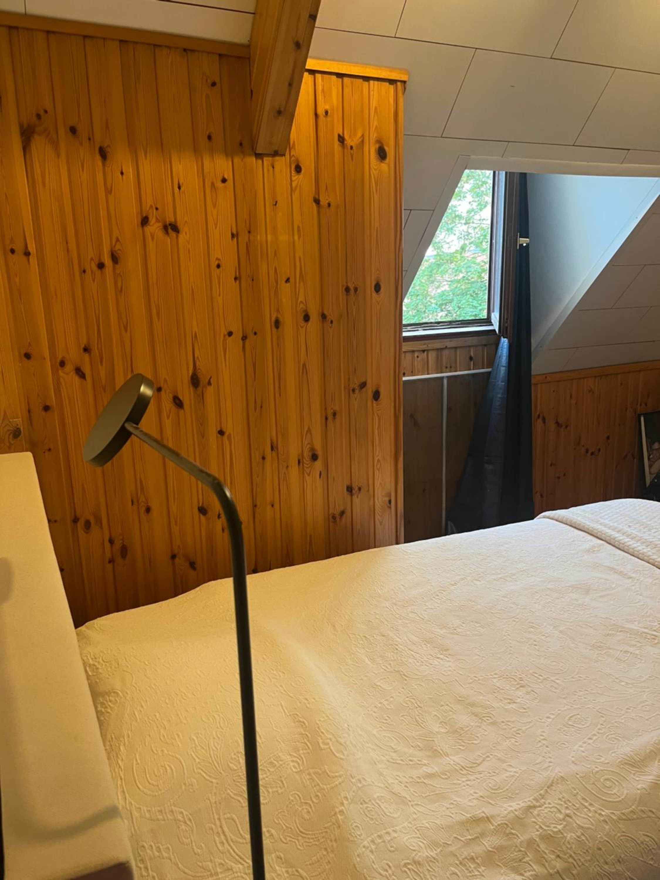 Single Room With Shared Bathroom photo 2
