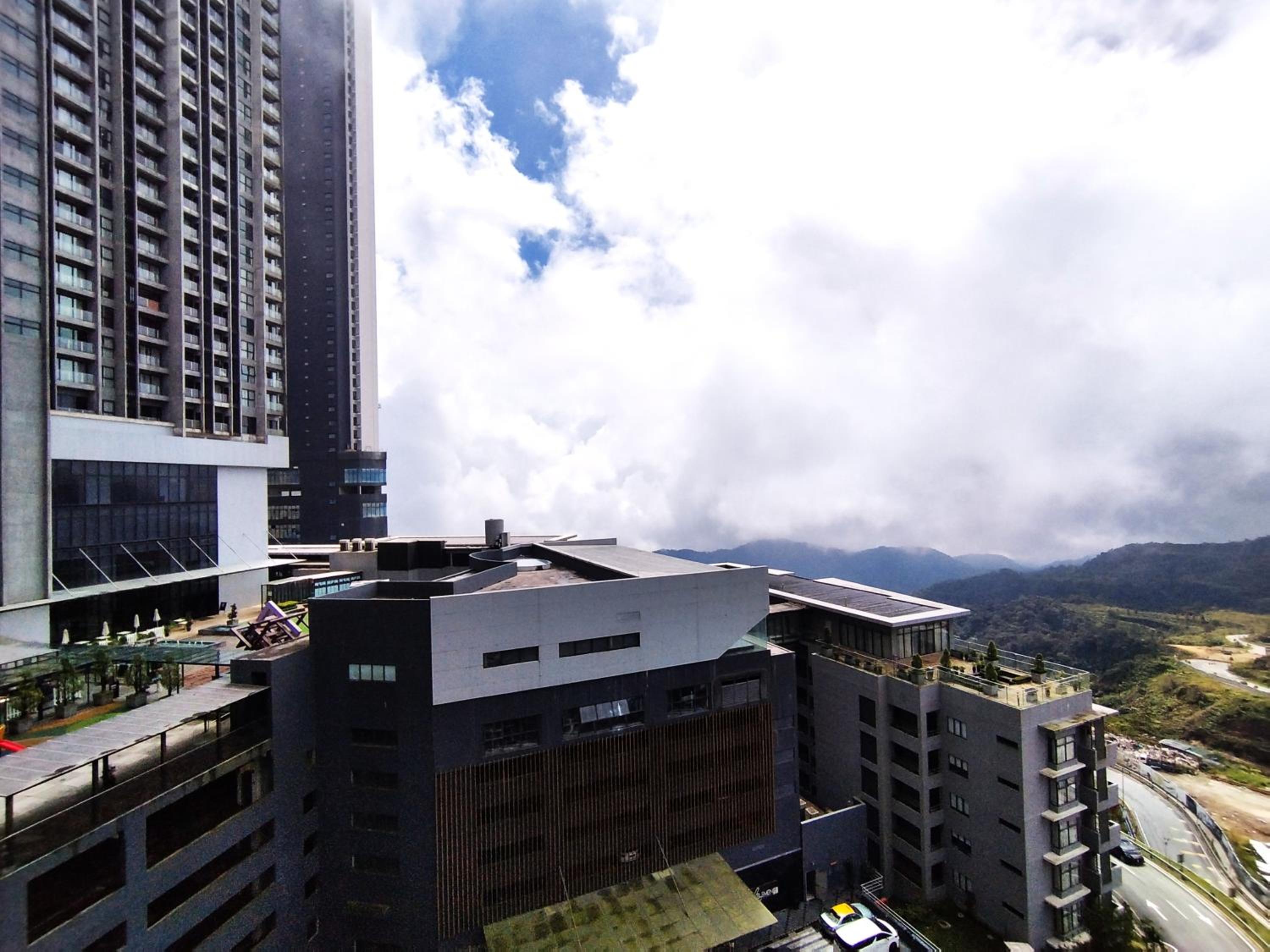 Apartment with Mountain View - Photo 13
