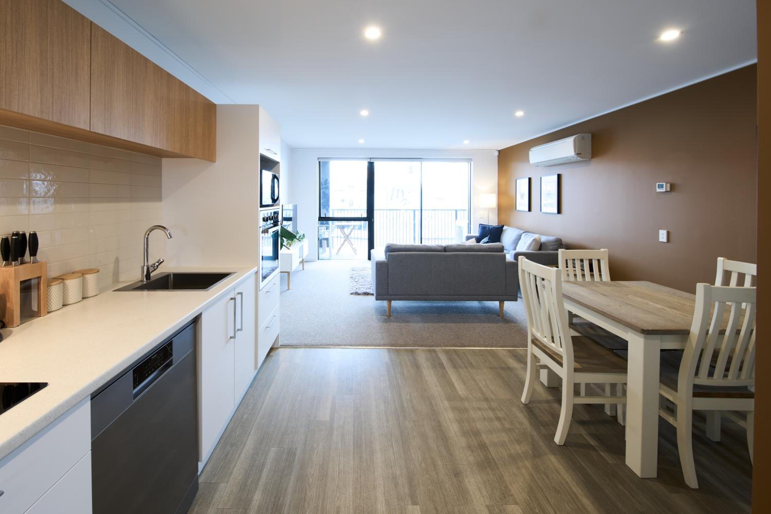 Apartment with Balcony - Photo 11
