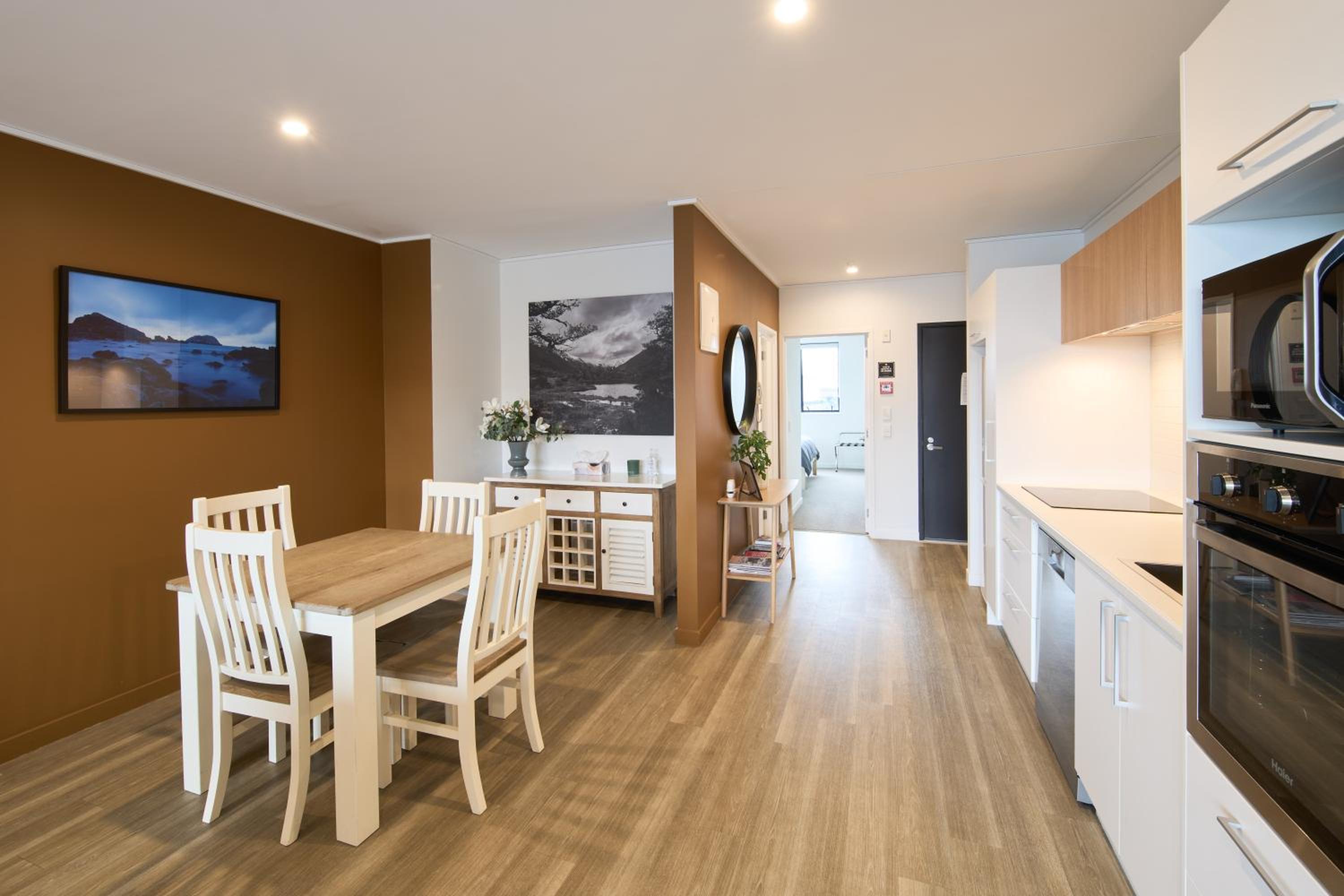 Apartment with Balcony - Photo 10