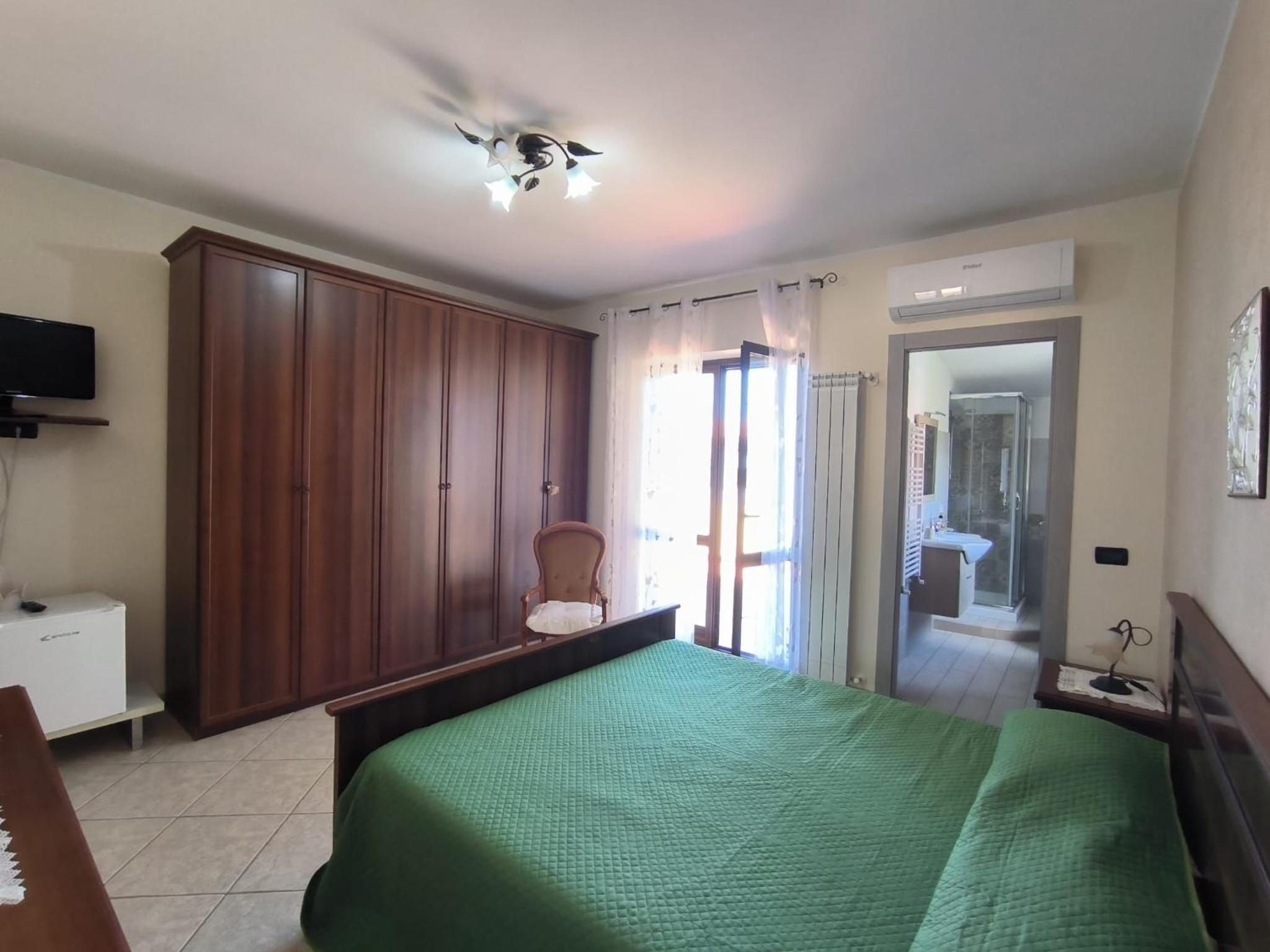 Double Room with Terrace - Photo 3